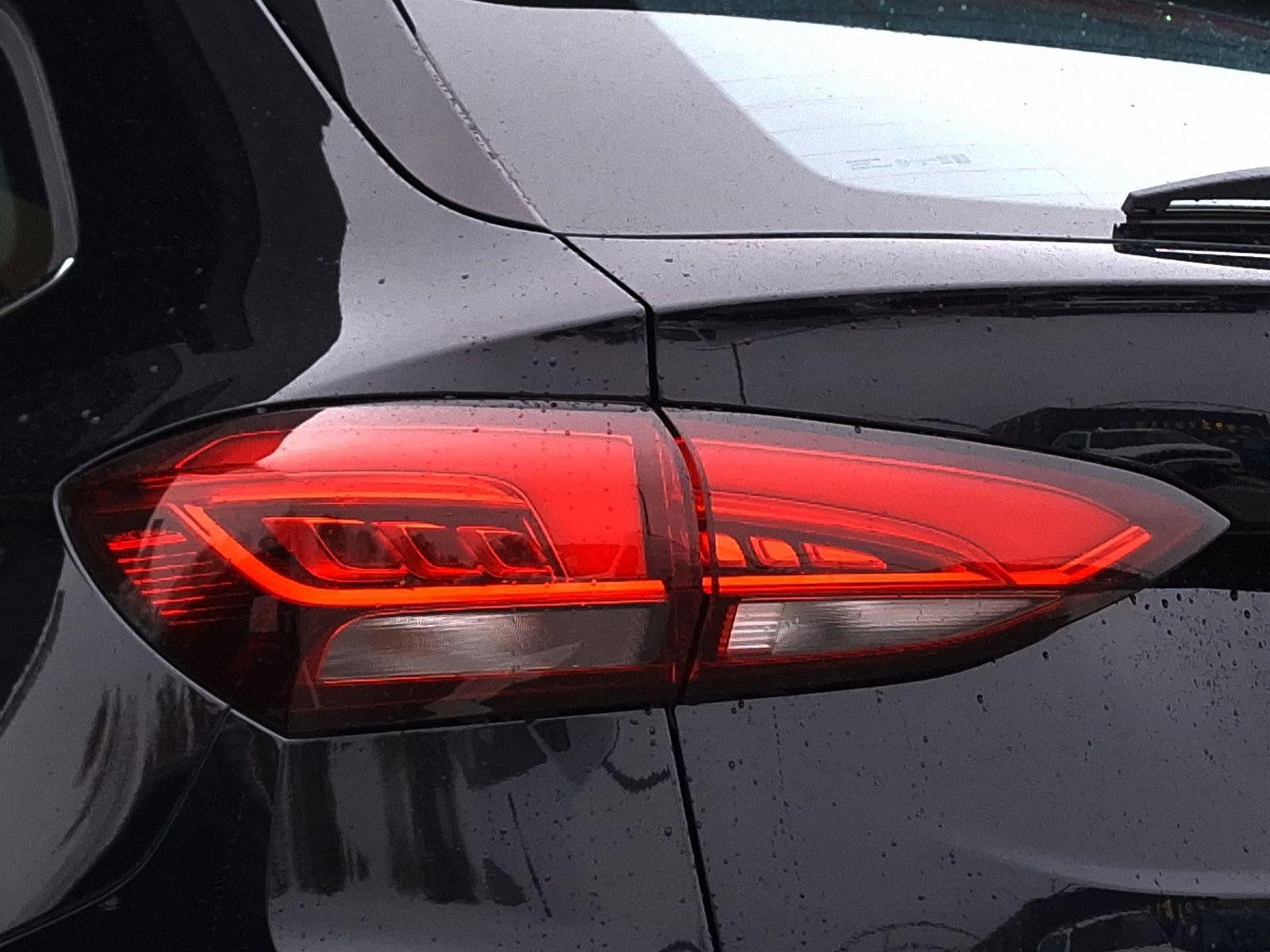 15 - Mg ZS 1.5 hybrid+ comfort auto