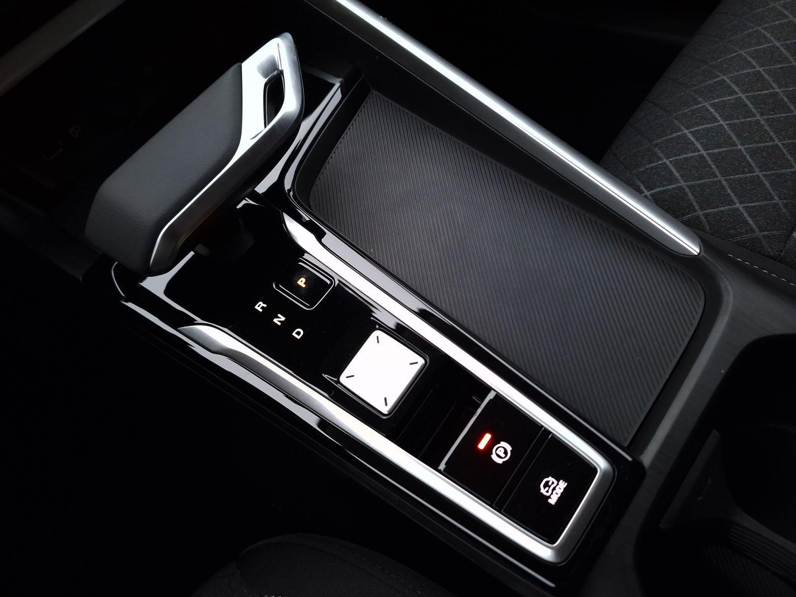 18 - Mg ZS 1.5 hybrid+ comfort auto