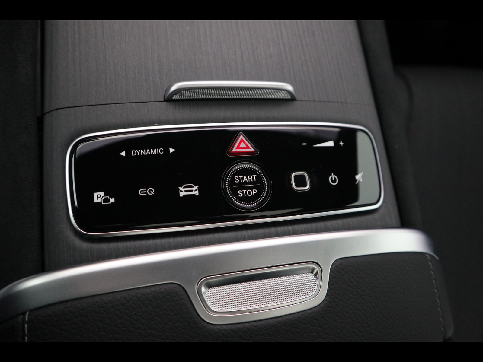 16 - Mercedes EQE suv 350 amg line premium plus 4matic