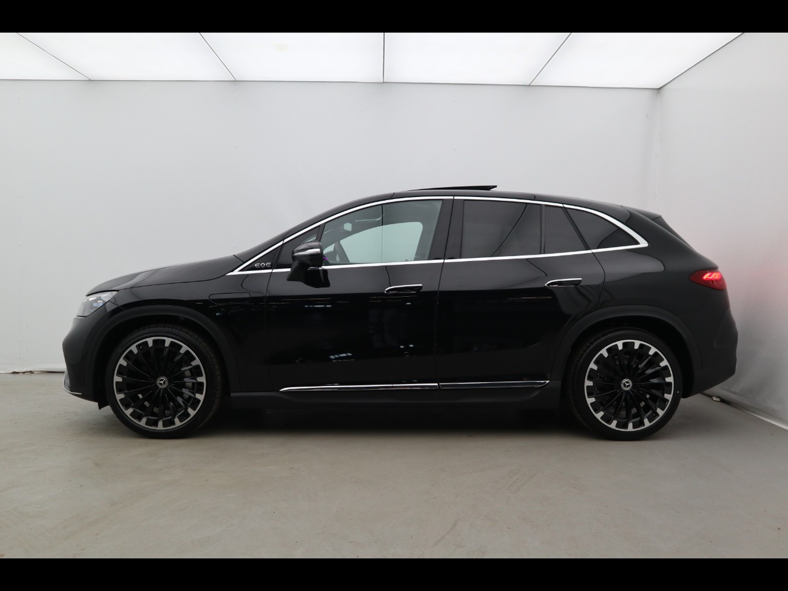 3 - Mercedes EQE suv 350 amg line premium plus 4matic