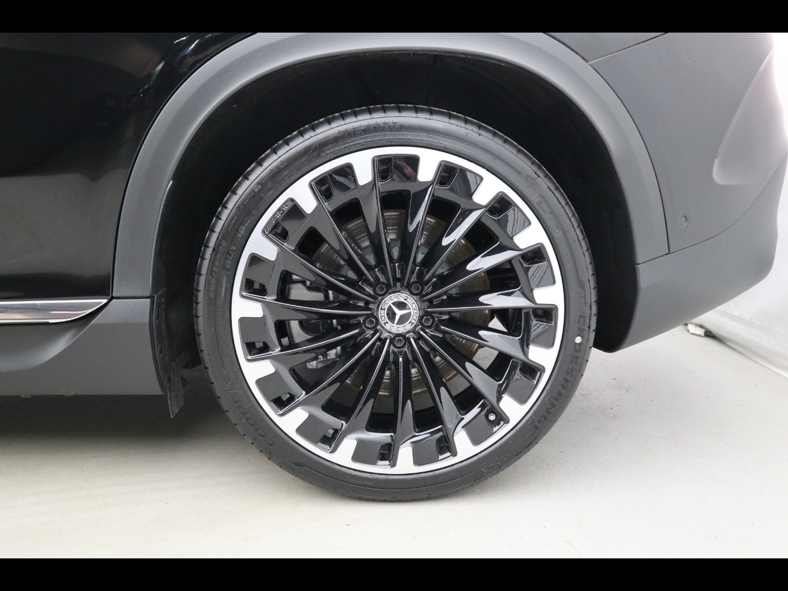 4 - Mercedes EQE suv 350 amg line premium plus 4matic