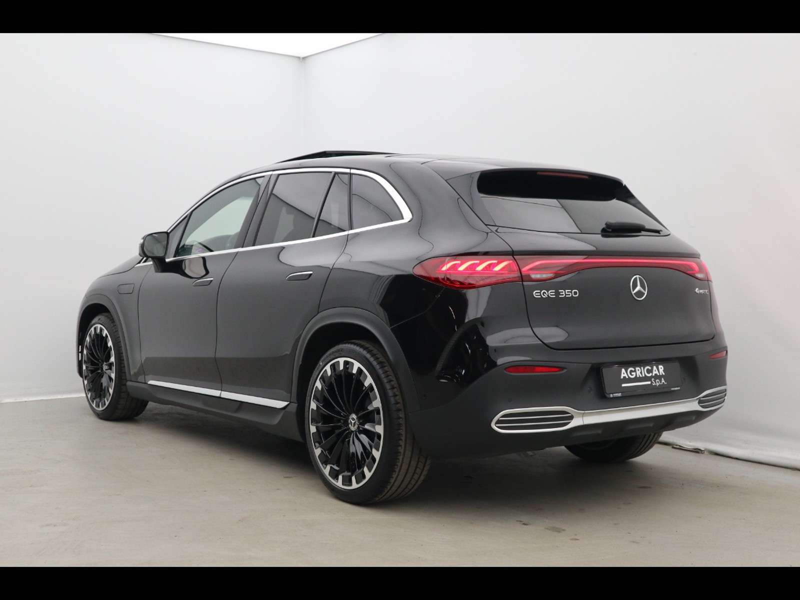 5 - Mercedes EQE suv 350 amg line premium plus 4matic