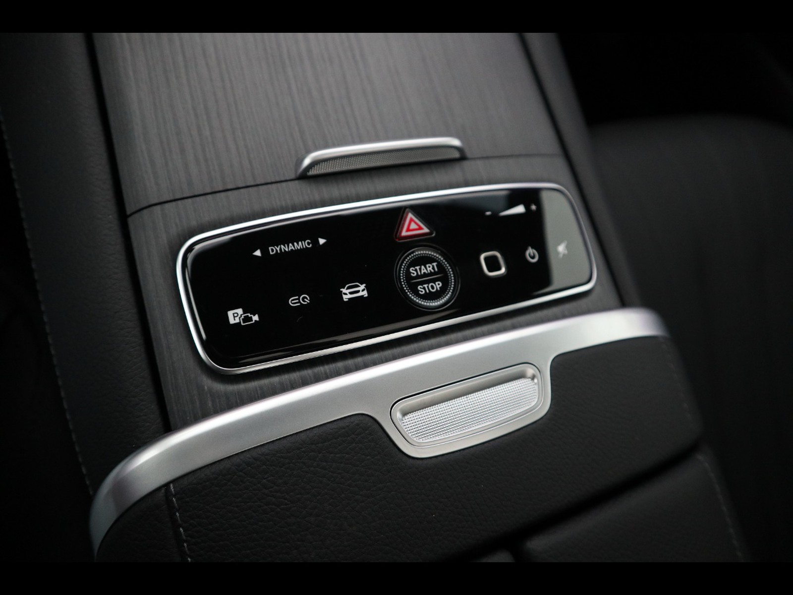 16 - Mercedes EQE suv 350+ amg line premium extra