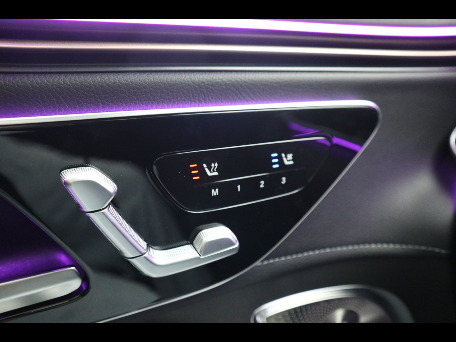 17 - Mercedes EQE suv 350+ amg line premium extra