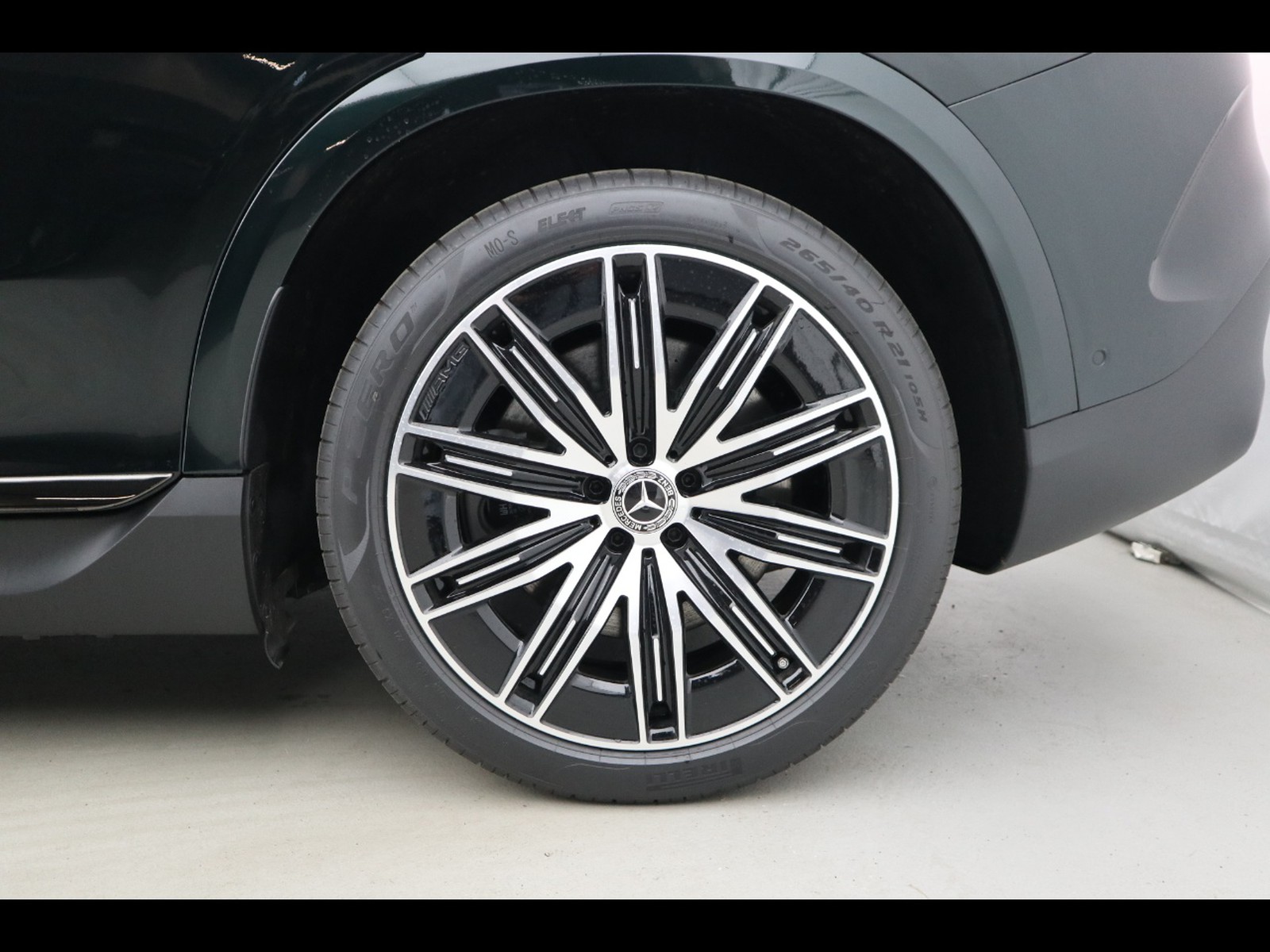 4 - Mercedes EQE suv 350+ amg line premium extra