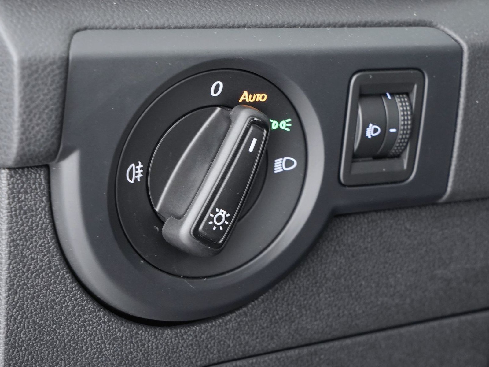 16 - Volkswagen T-Cross 1.0 tsi 115cv life dsg