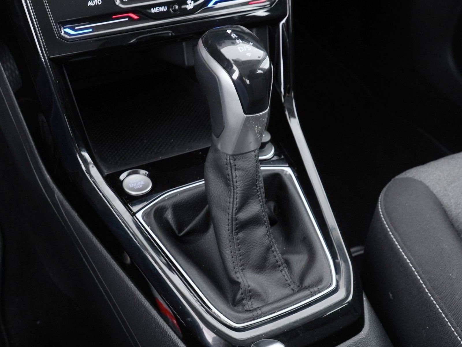 22 - Volkswagen T-Cross 1.0 tsi 115cv life dsg