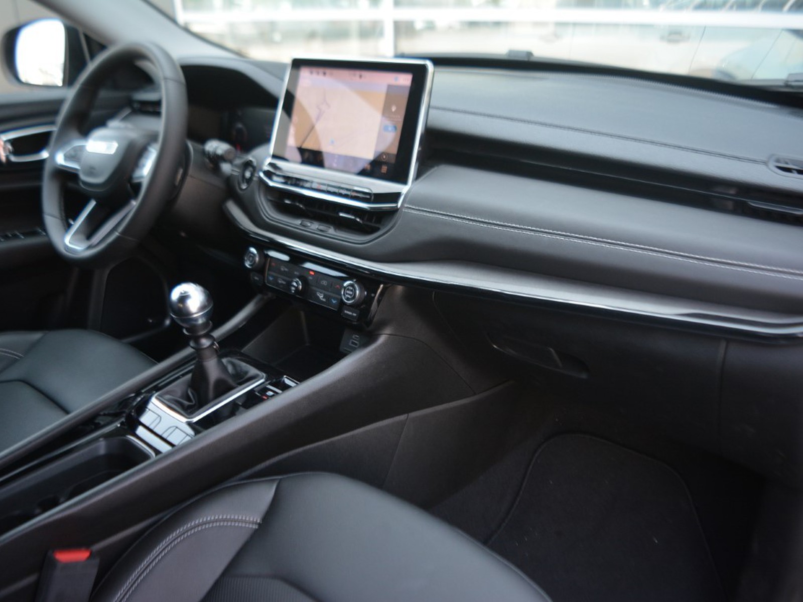 8 - Jeep Compass 1.6 multijet ii 130cv s 2wd