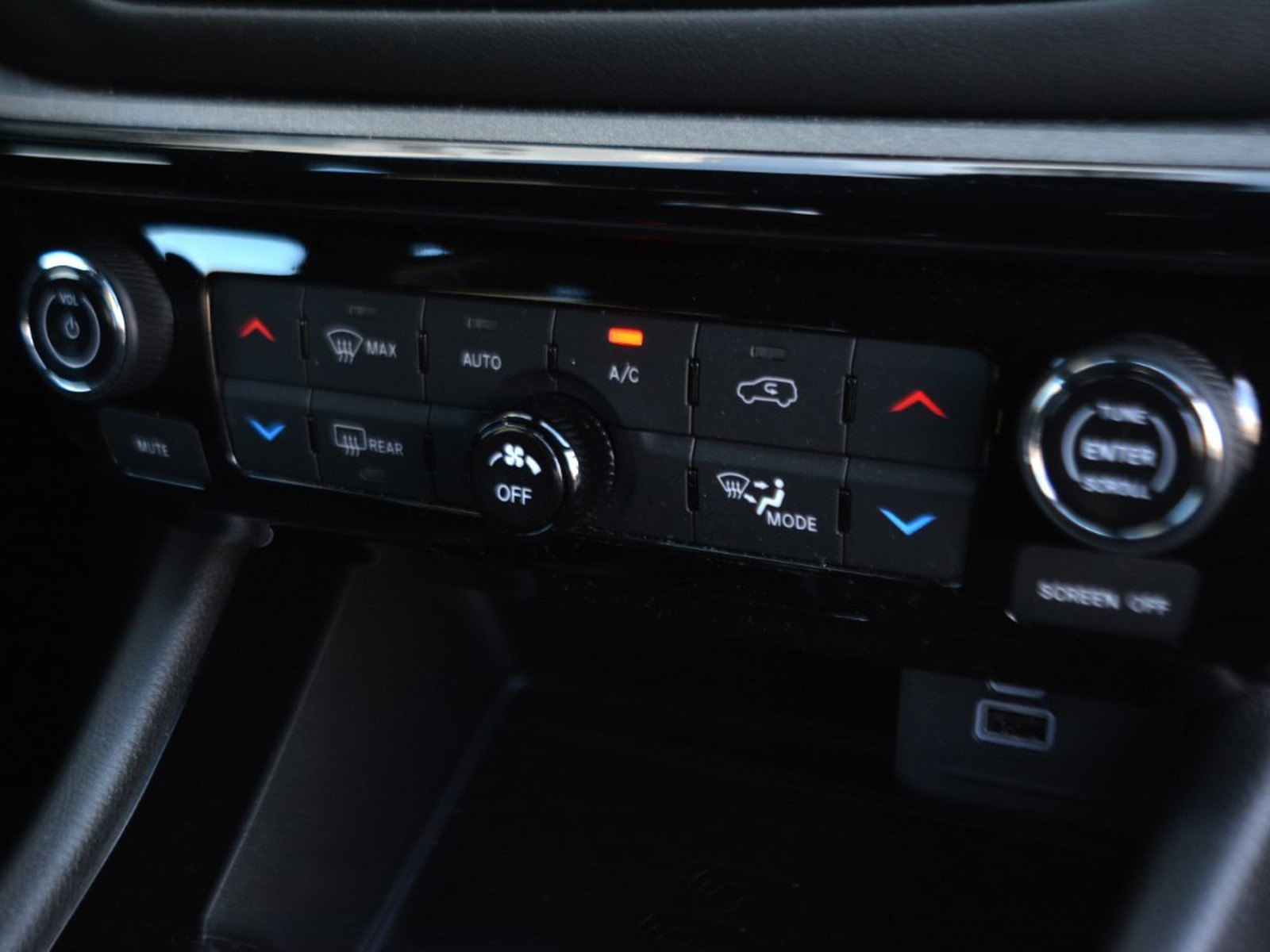 11 - Jeep Compass 1.6 multijet ii 130cv s 2wd