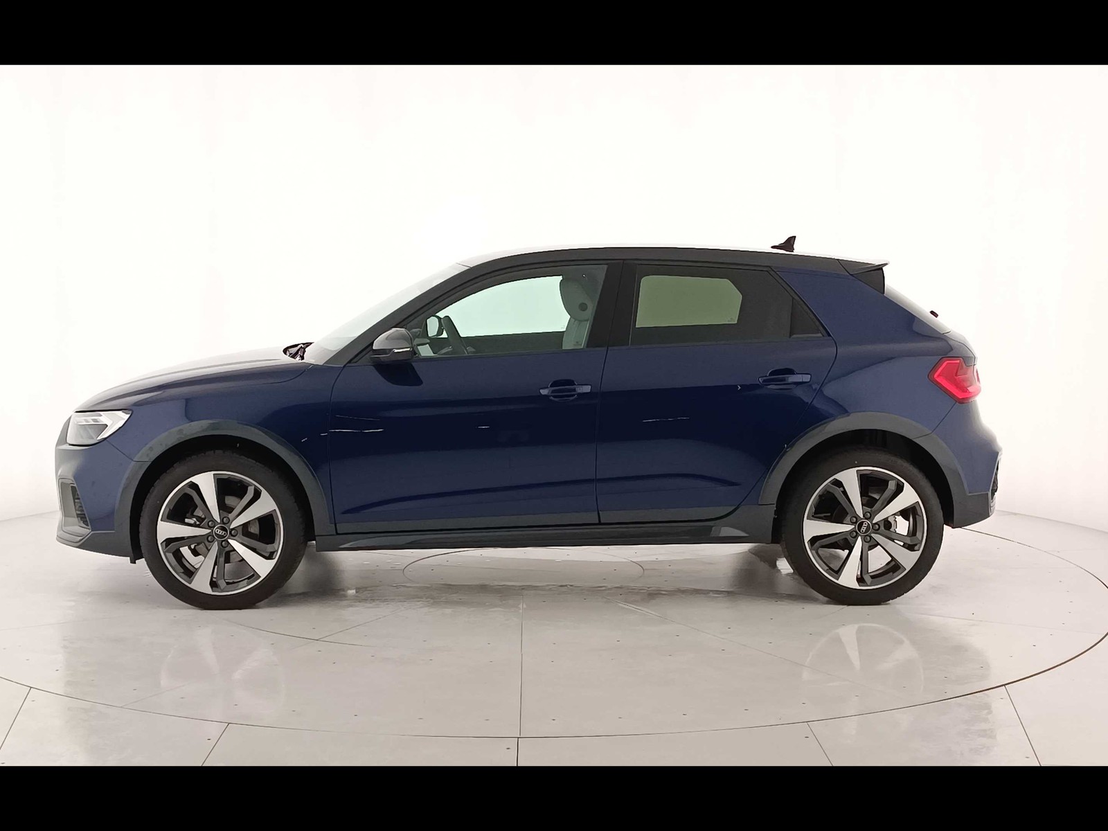 16 - Audi A1 allstreet 30 1.0 tfsi 116cv identity contrast s tronic