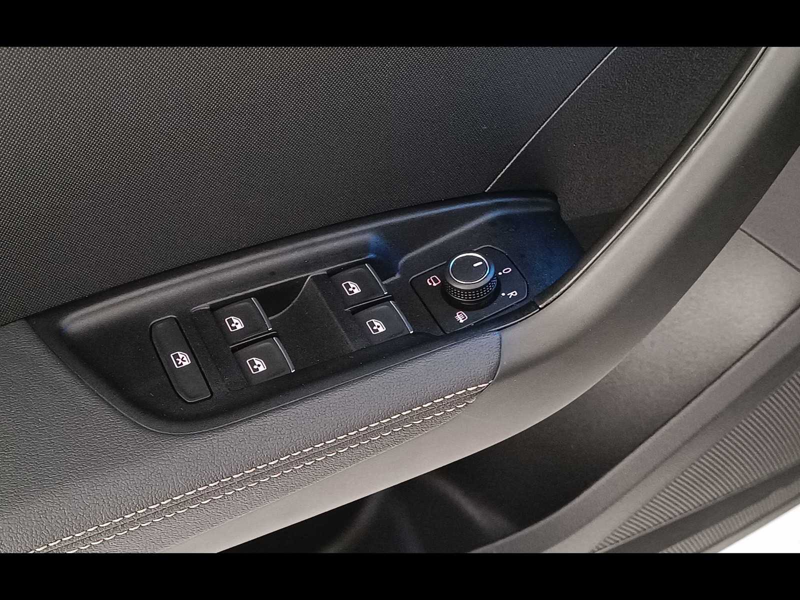 21 - Audi A1 allstreet 30 1.0 tfsi 116cv identity contrast s tronic