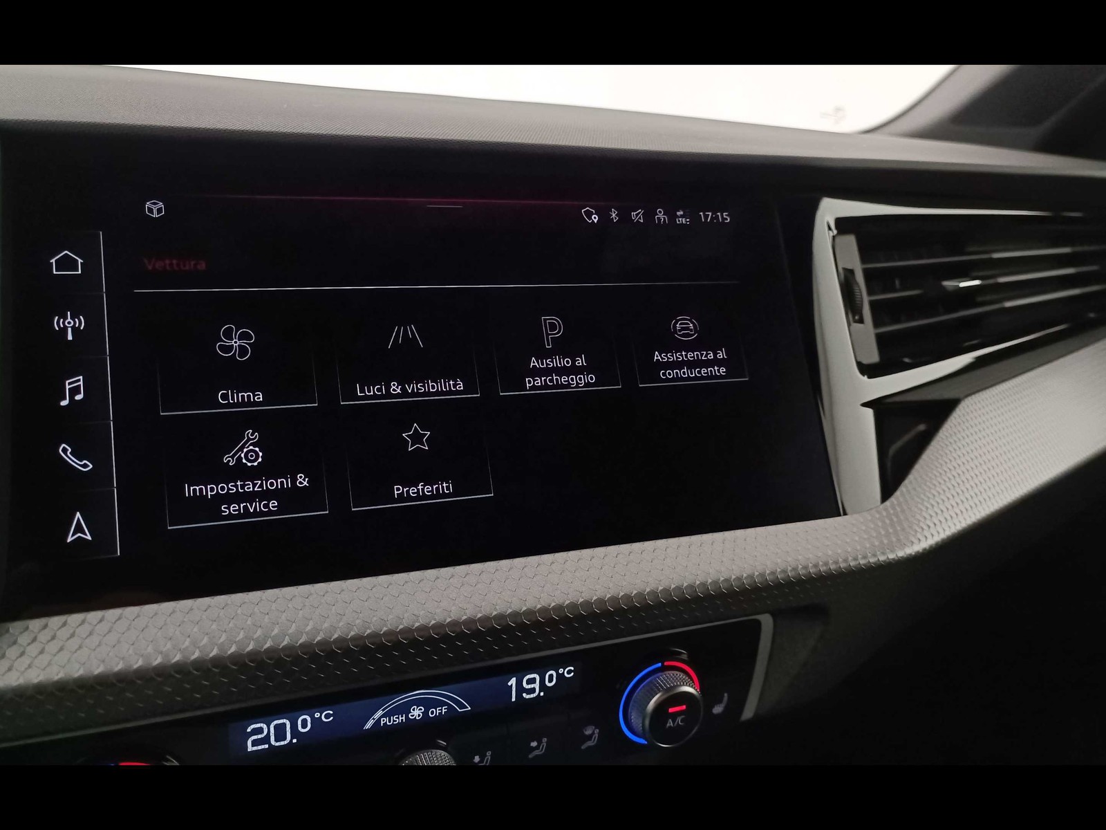 9 - Audi A1 allstreet 30 1.0 tfsi 116cv identity contrast s tronic