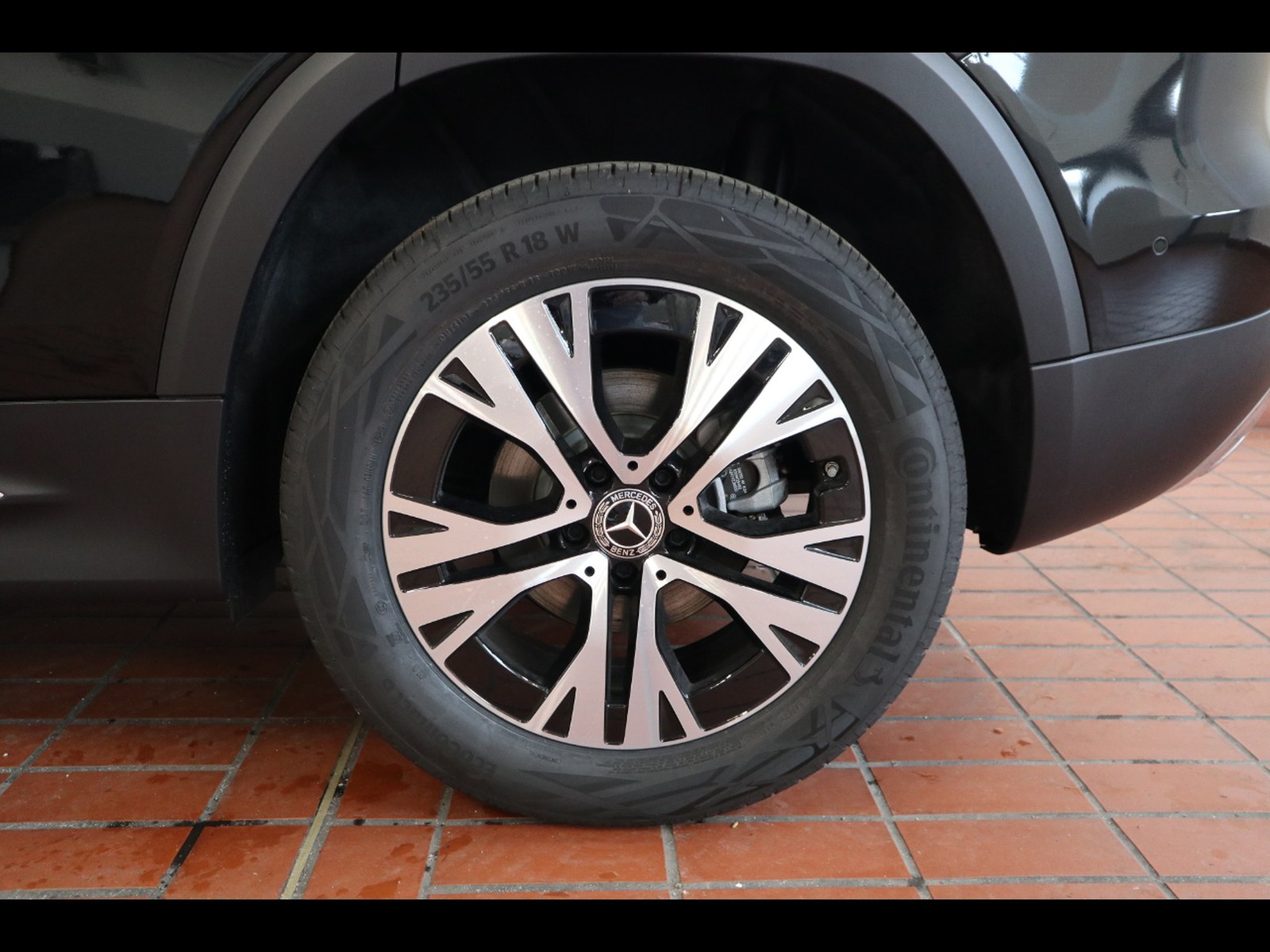 4 - Mercedes GLB 200 d progressive advanced plus 8g-dct