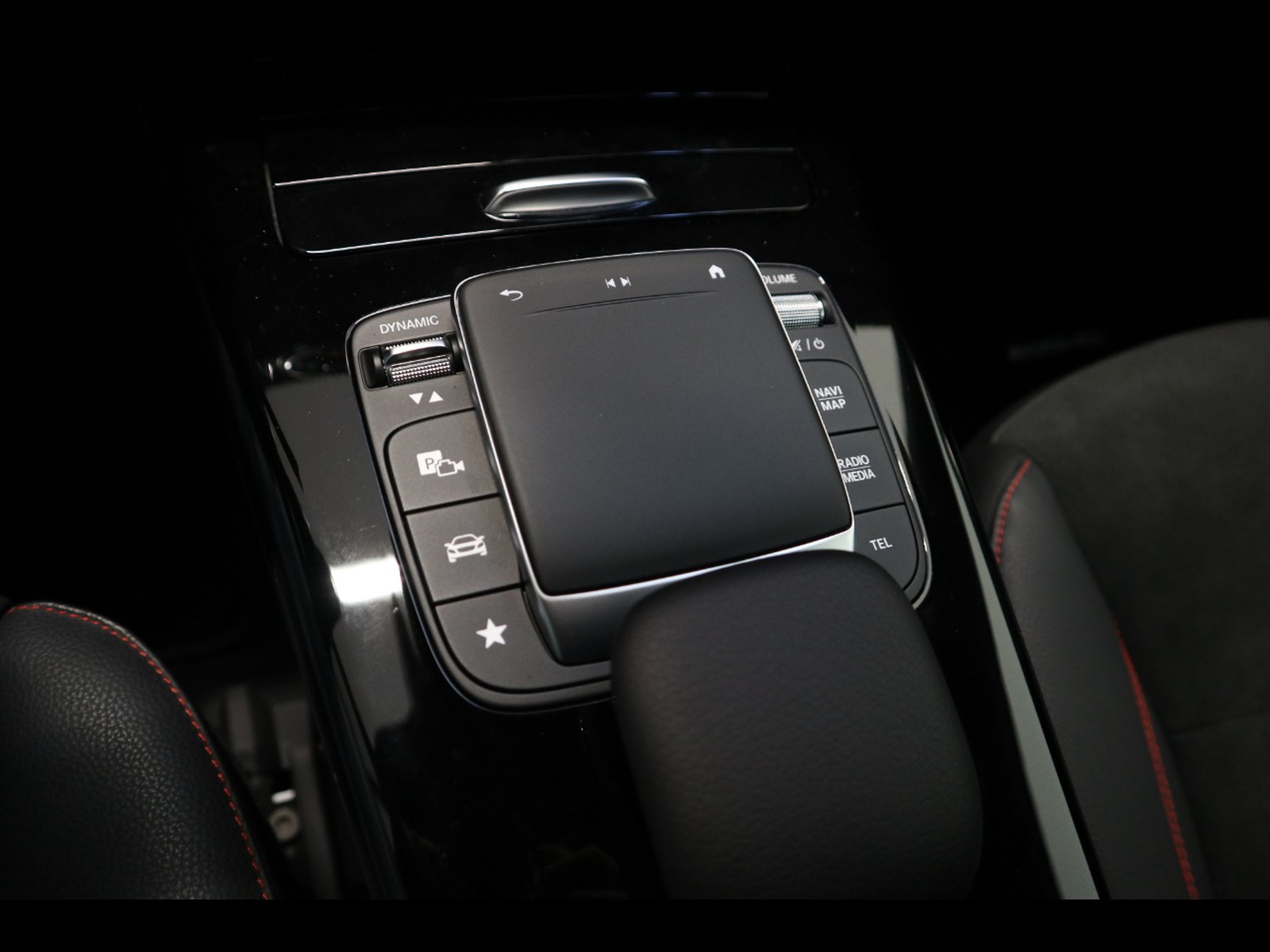 14 - Mercedes Classe A 250 e plug in hybrid (e eq-power) premium 8g-dct