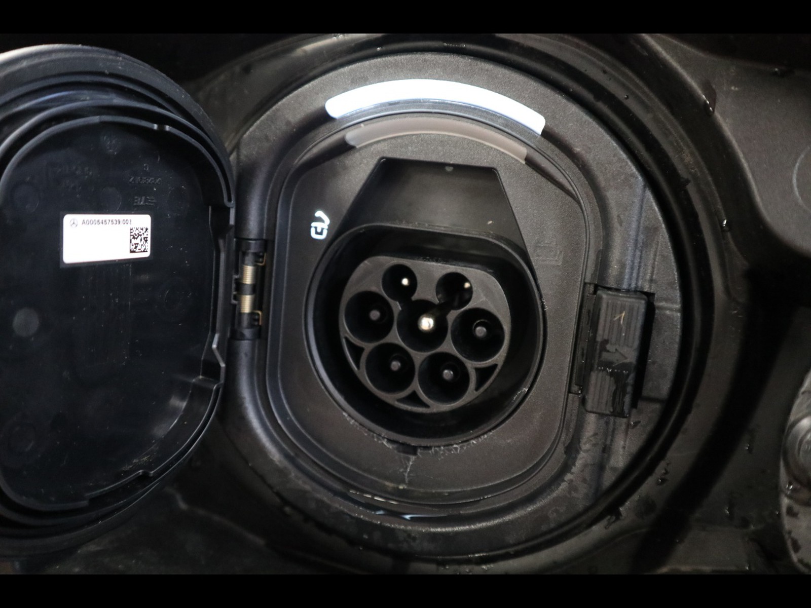 18 - Mercedes GLC suv 300 de plug in hybrid amg line advanced tech 4matic 9g-tronic