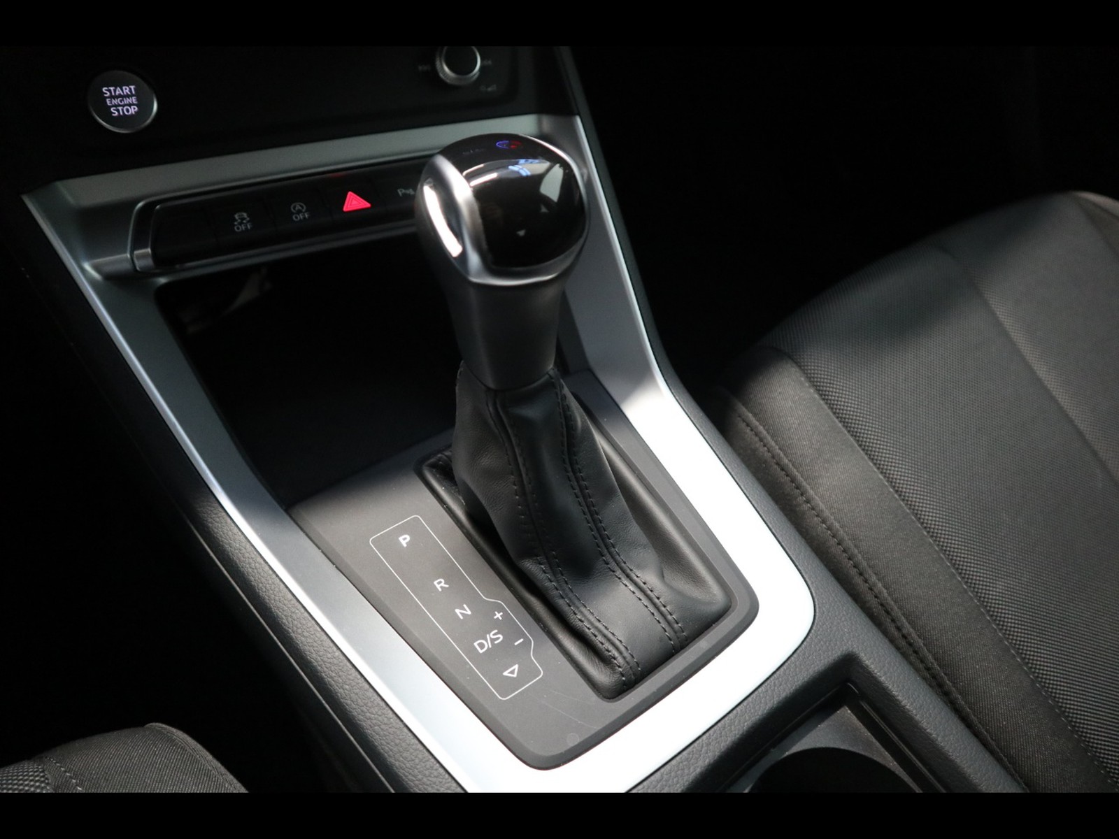 14 - Audi Q3 35 2.0 tdi business s tronic