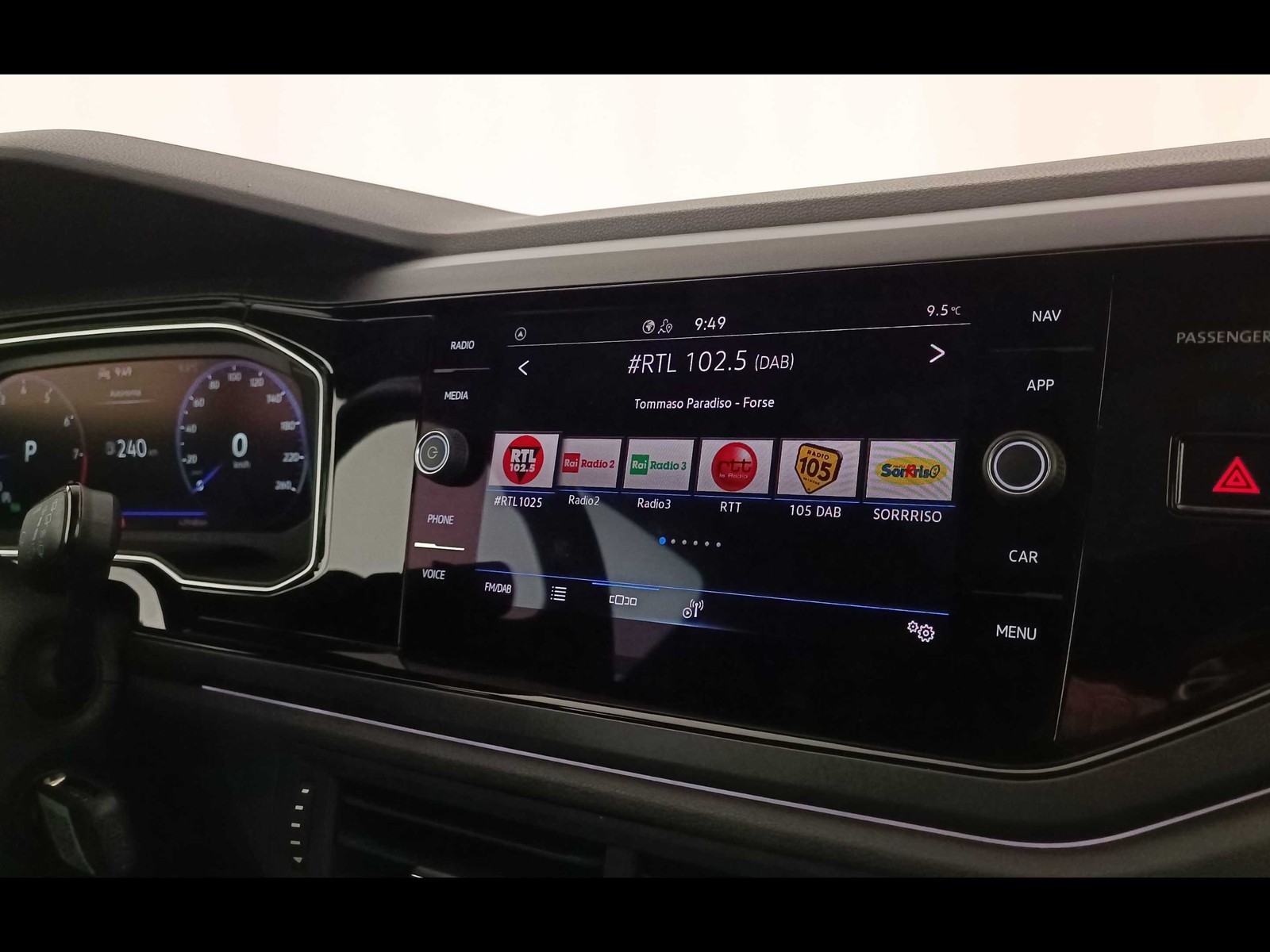 21 - Volkswagen Taigo 1.5 tsi 150cv r-line dsg