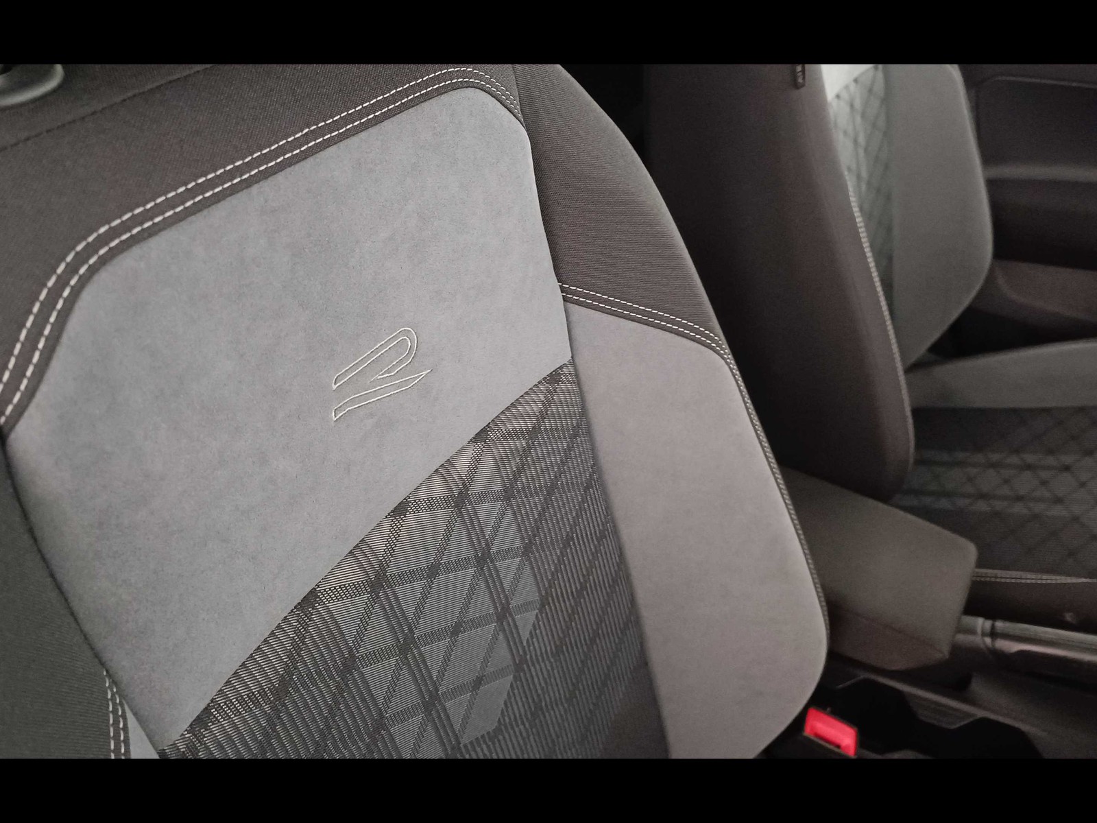 30 - Volkswagen Taigo 1.5 tsi 150cv r-line dsg