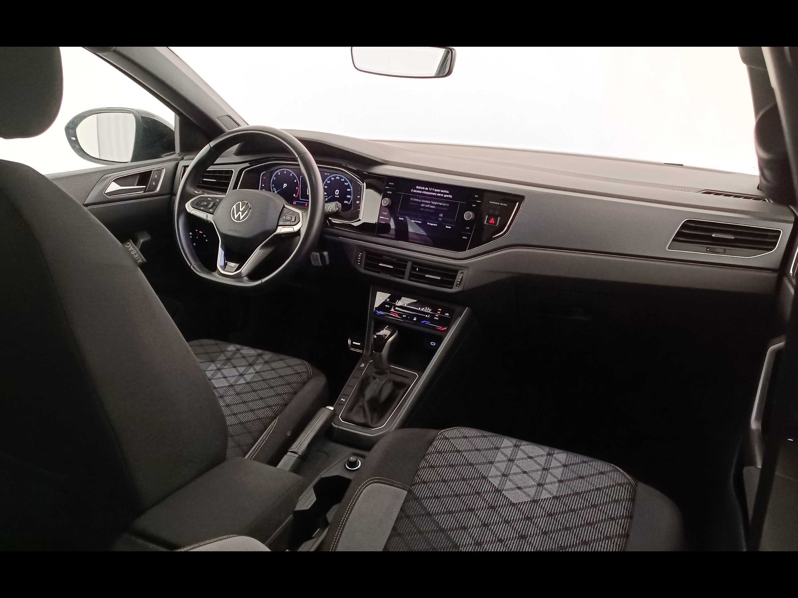 6 - Volkswagen Taigo 1.5 tsi 150cv r-line dsg