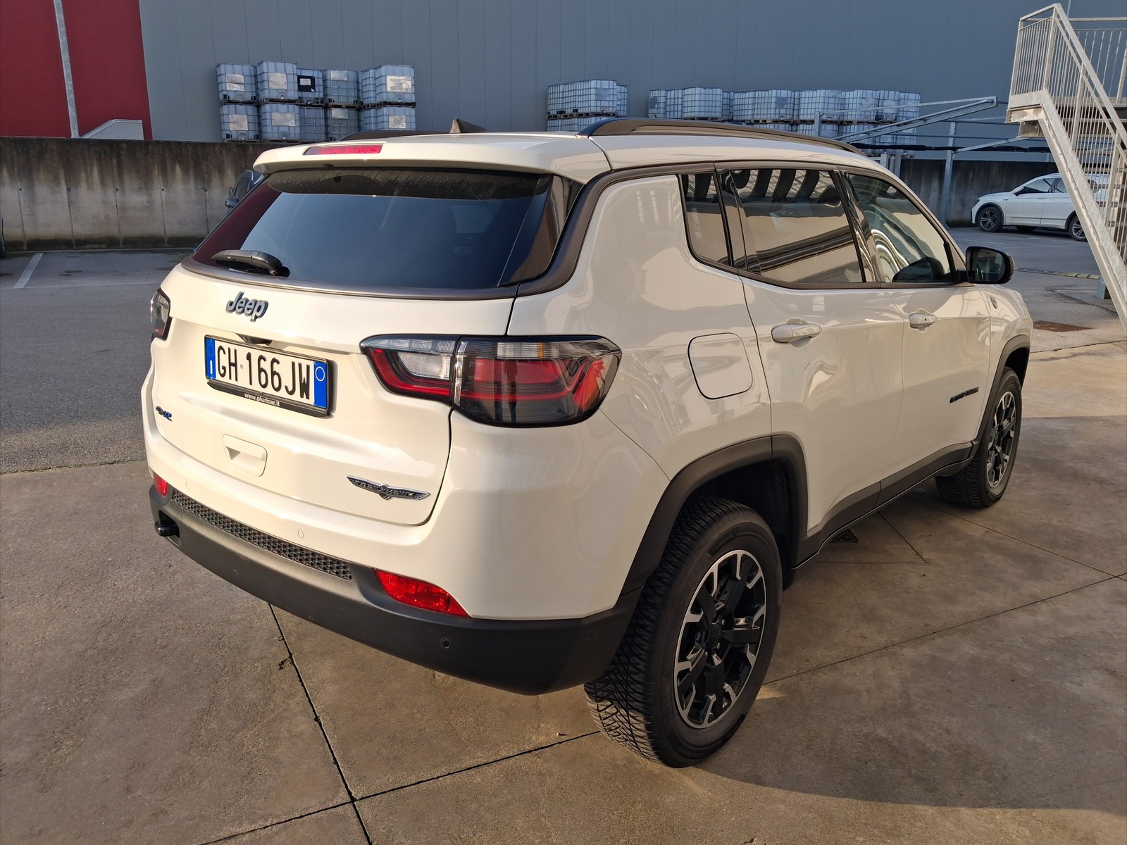 4 - Jeep Compass 1.3 turbo t4 phev trailhawk 4xe at6