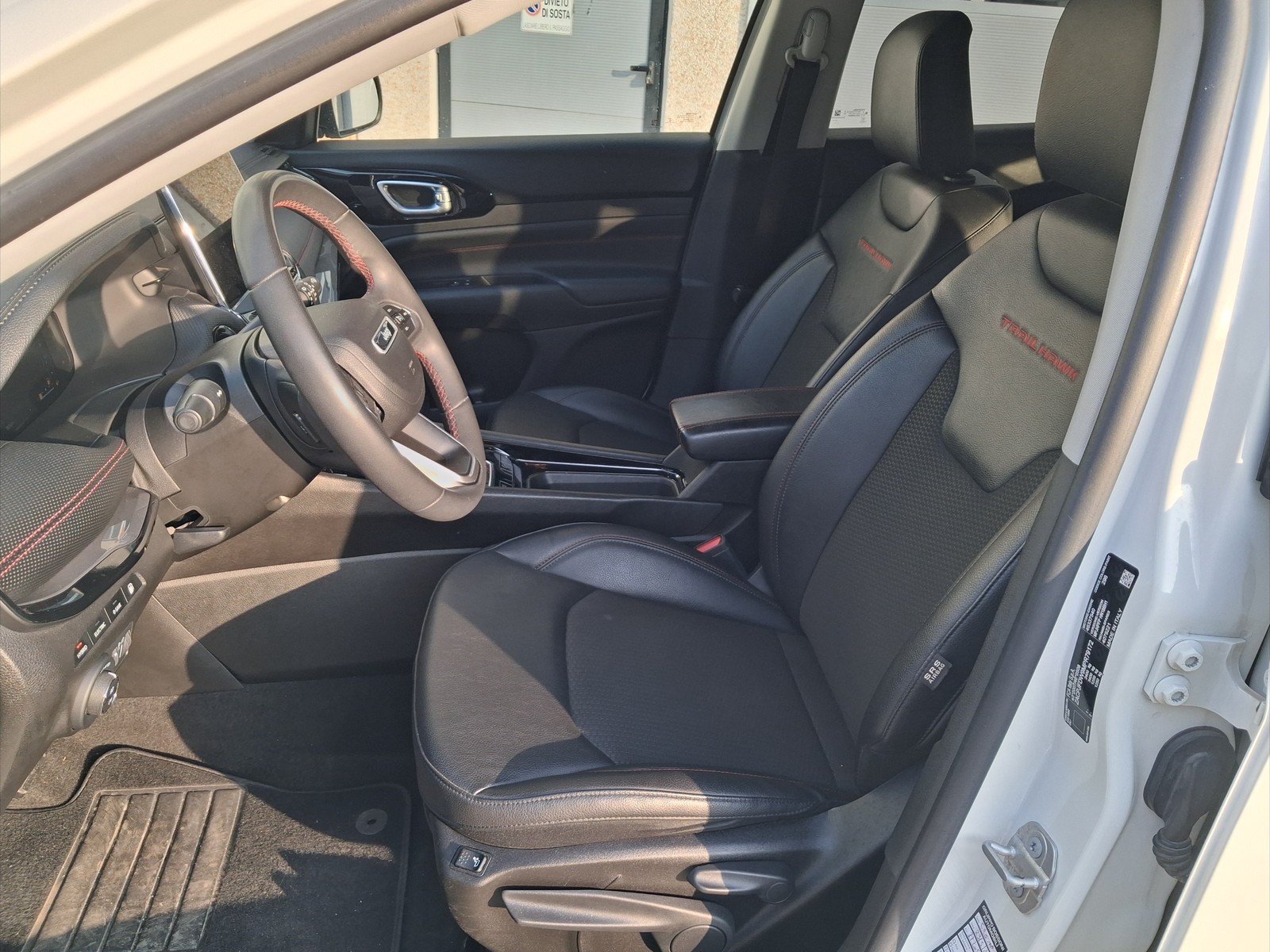 8 - Jeep Compass 1.3 turbo t4 phev trailhawk 4xe at6