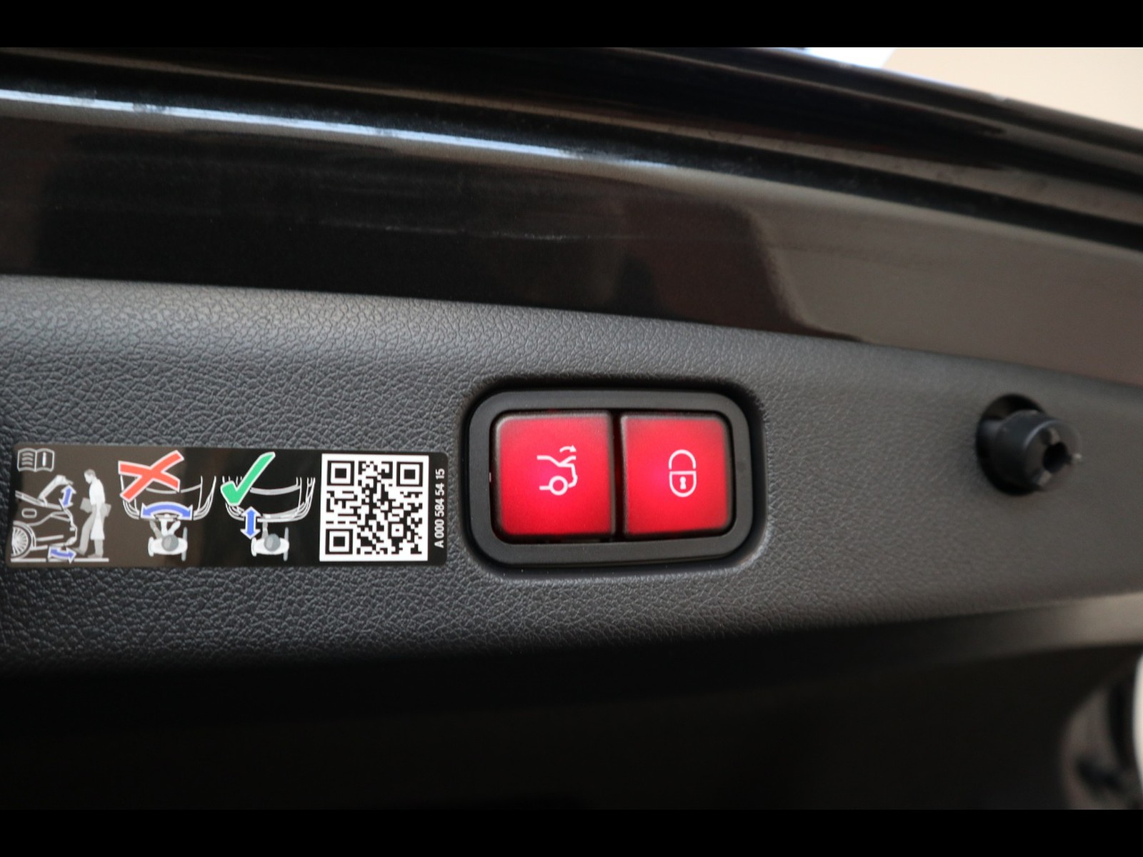 18 - Mercedes Classe E berlina 220 d amg line advanced plus 4matic 9g-tronic