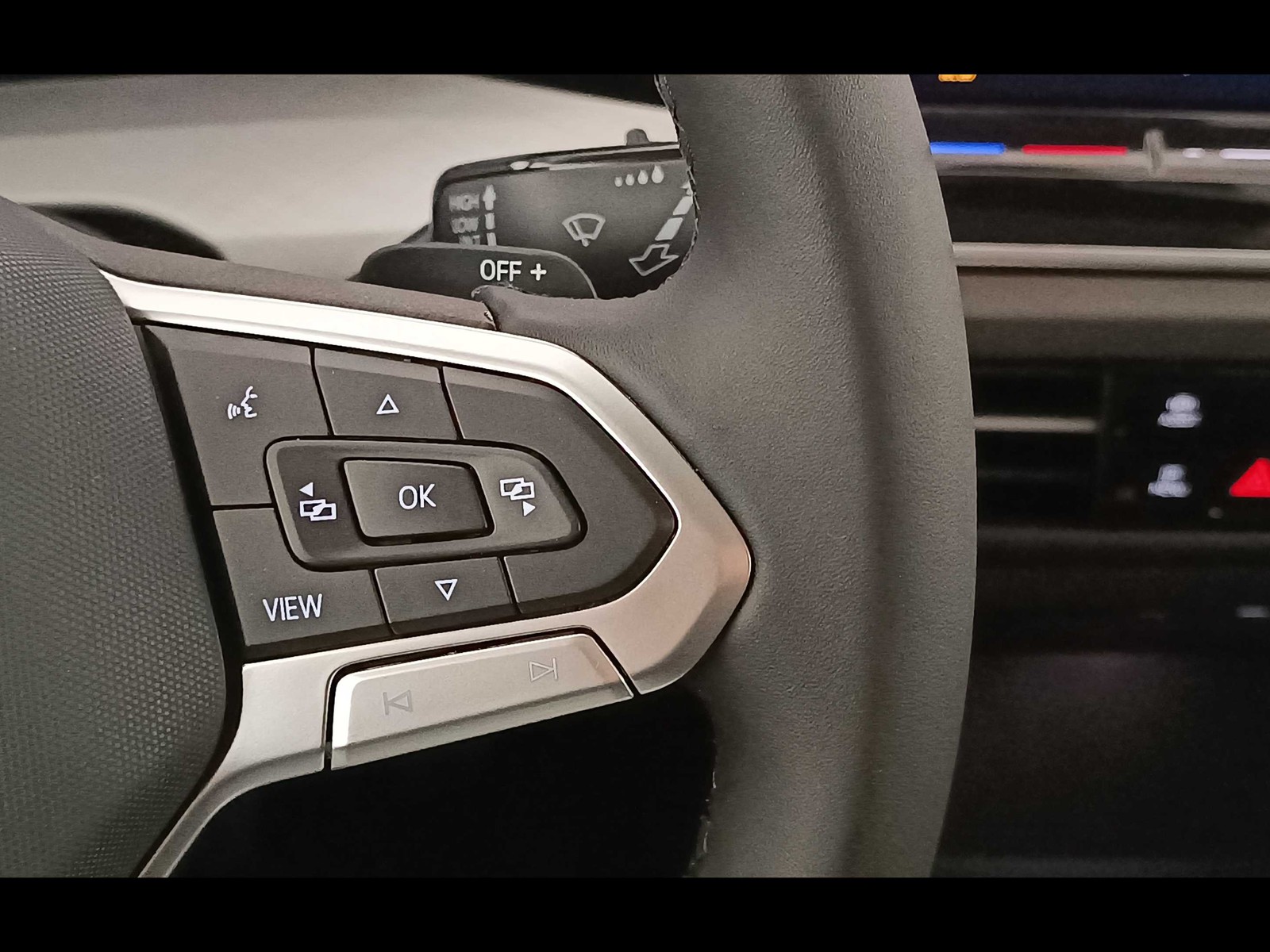 26 - Volkswagen Golf 1.5 tsi ehybrid 204cv edition plus dsg