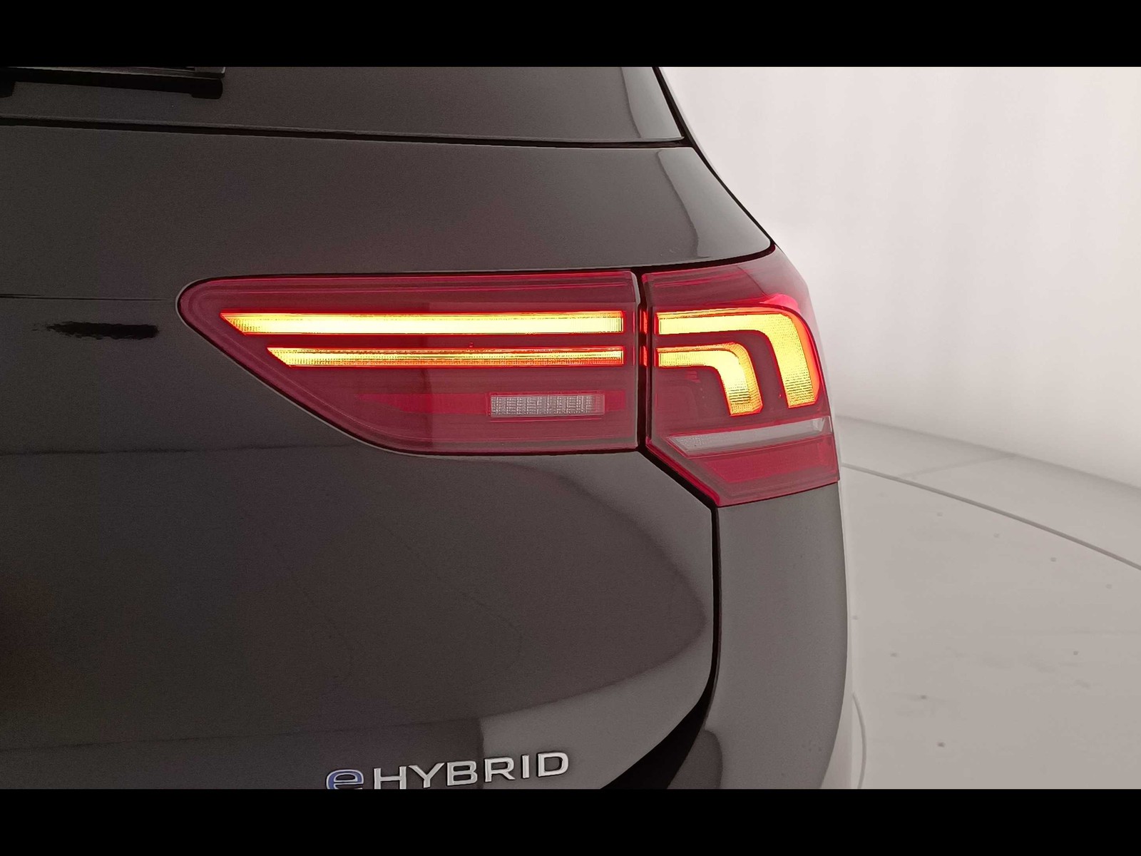 39 - Volkswagen Golf 1.5 tsi ehybrid 204cv edition plus dsg