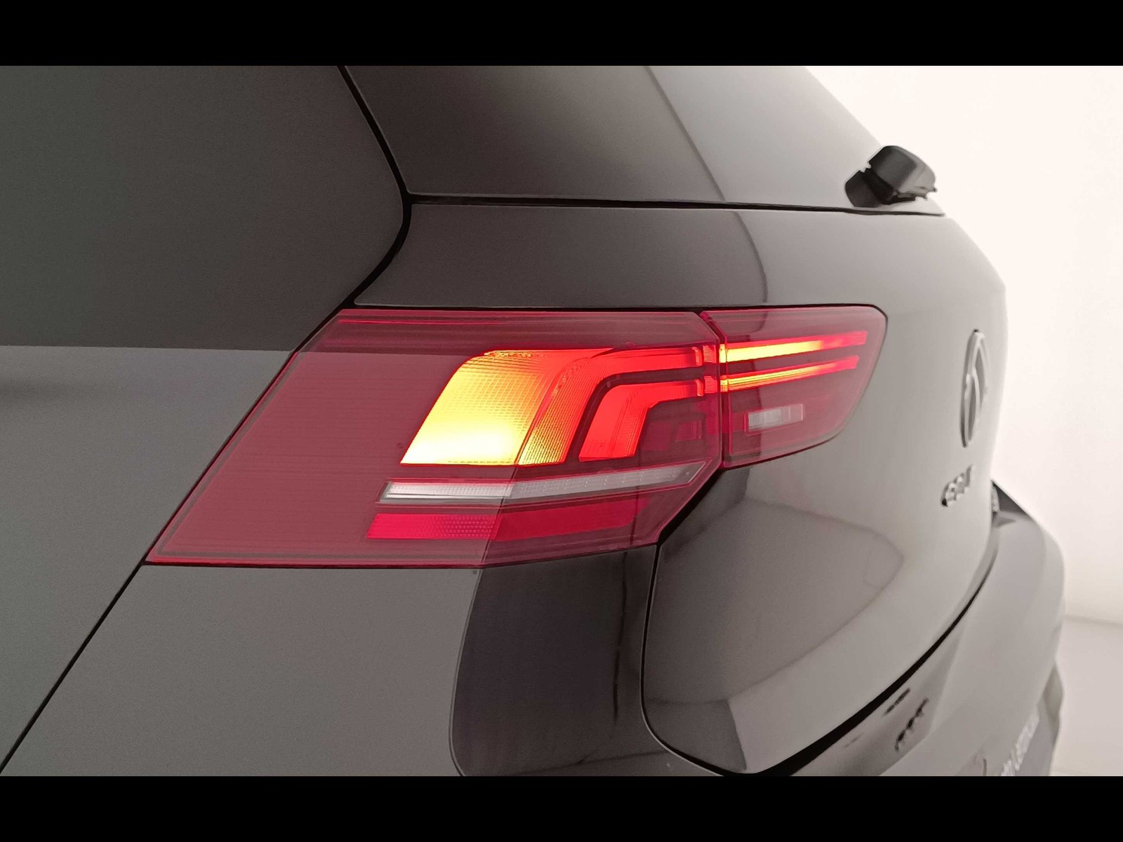 40 - Volkswagen Golf 1.5 tsi ehybrid 204cv edition plus dsg