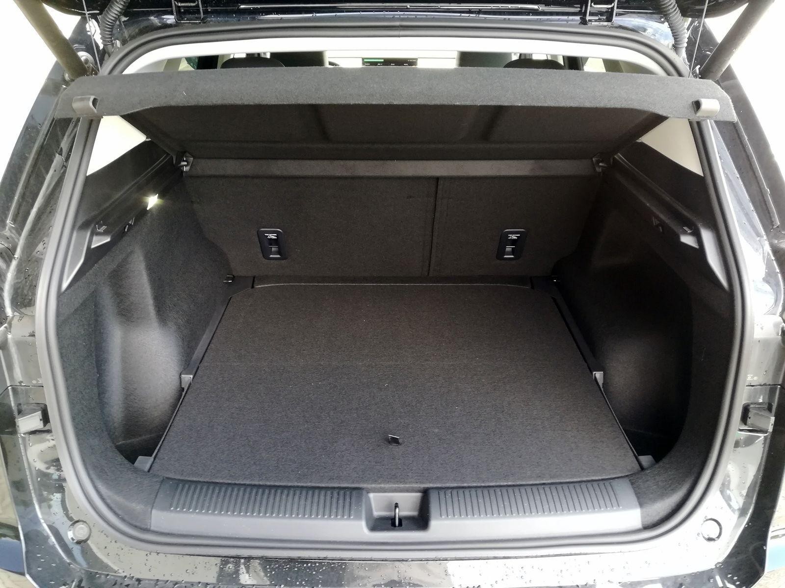 6 - Mg MGS5 EV ev luxury 64