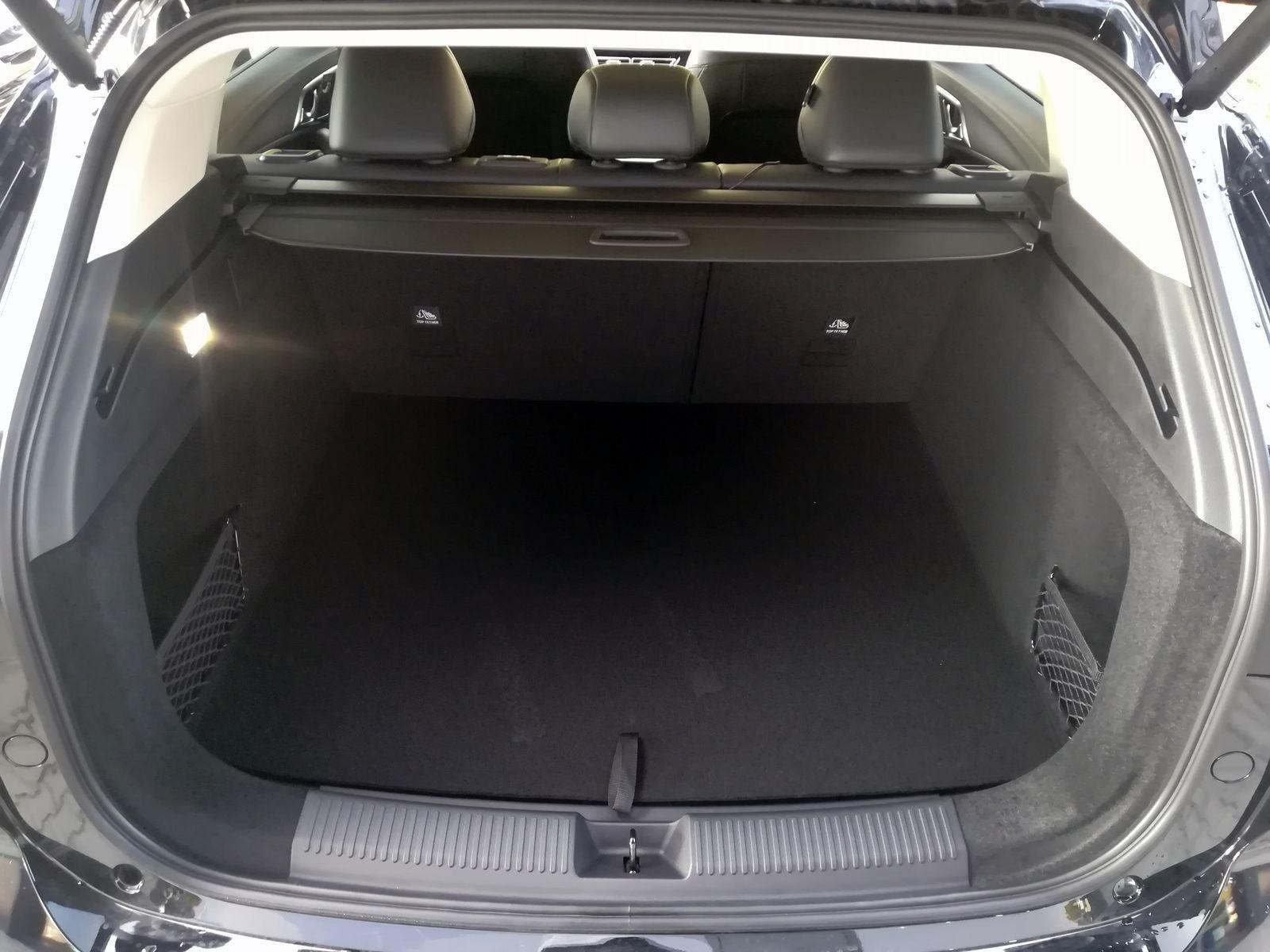 6 - Mg HS 1.5 phev luxury auto