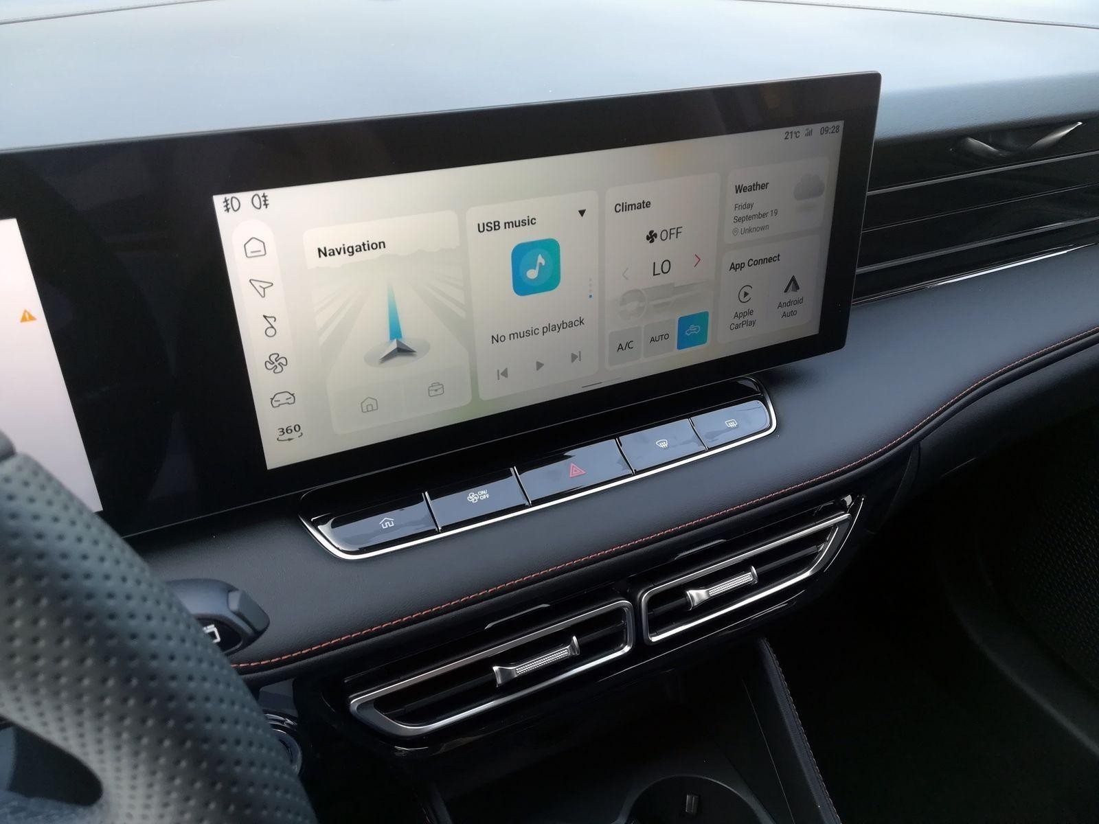 16 - Mg HS 1.5 phev luxury auto