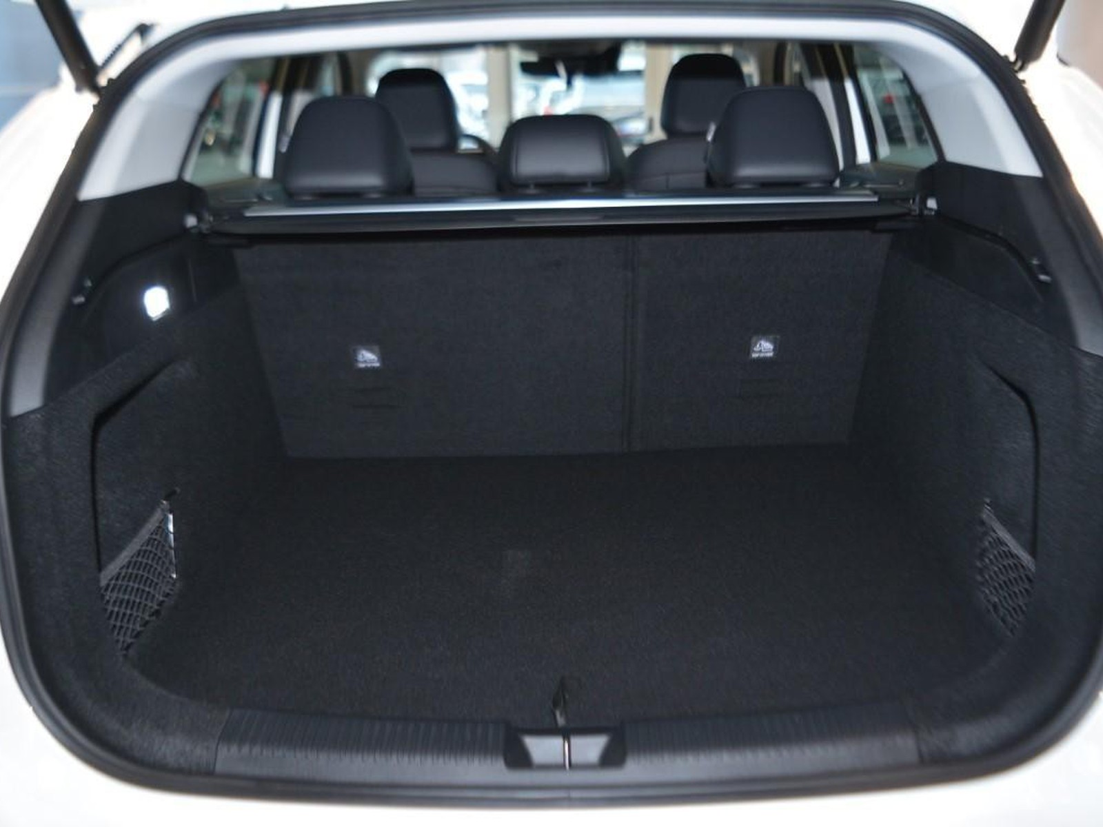 16 - Mg HS 1.5 phev luxury auto