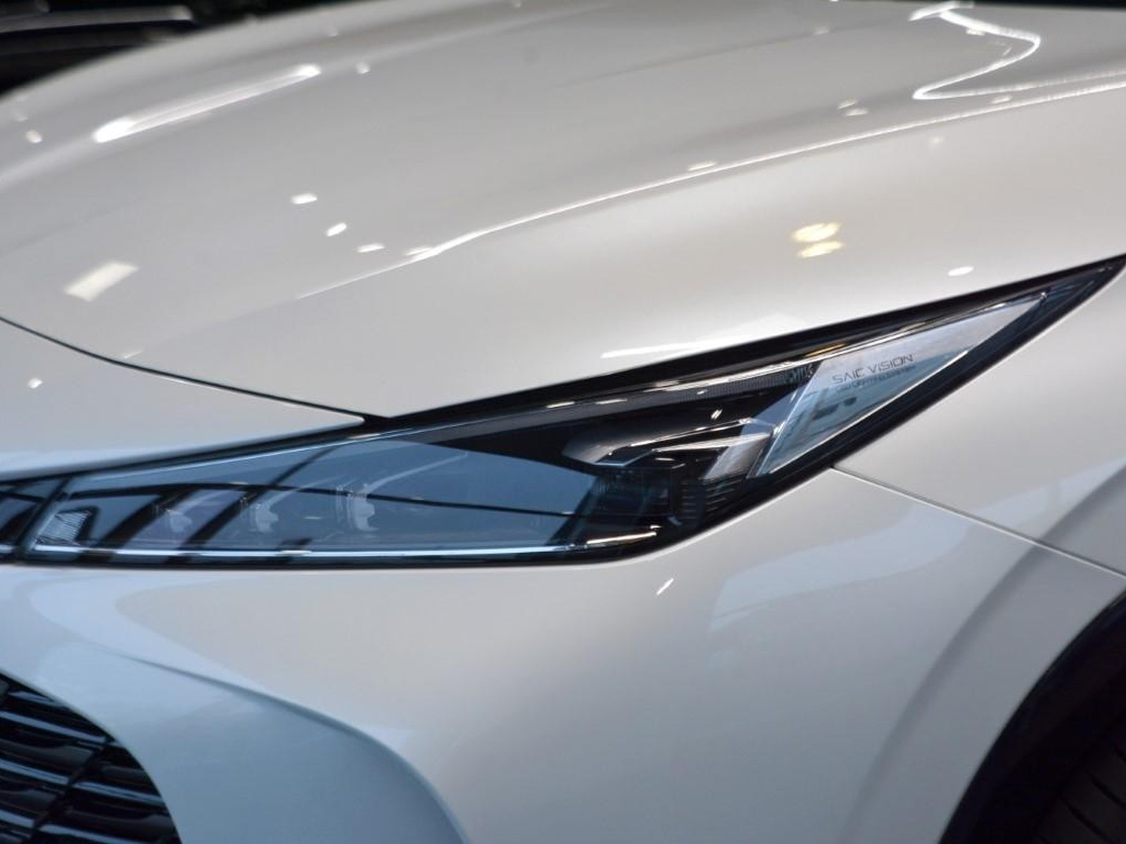 22 - Mg HS 1.5 phev luxury auto