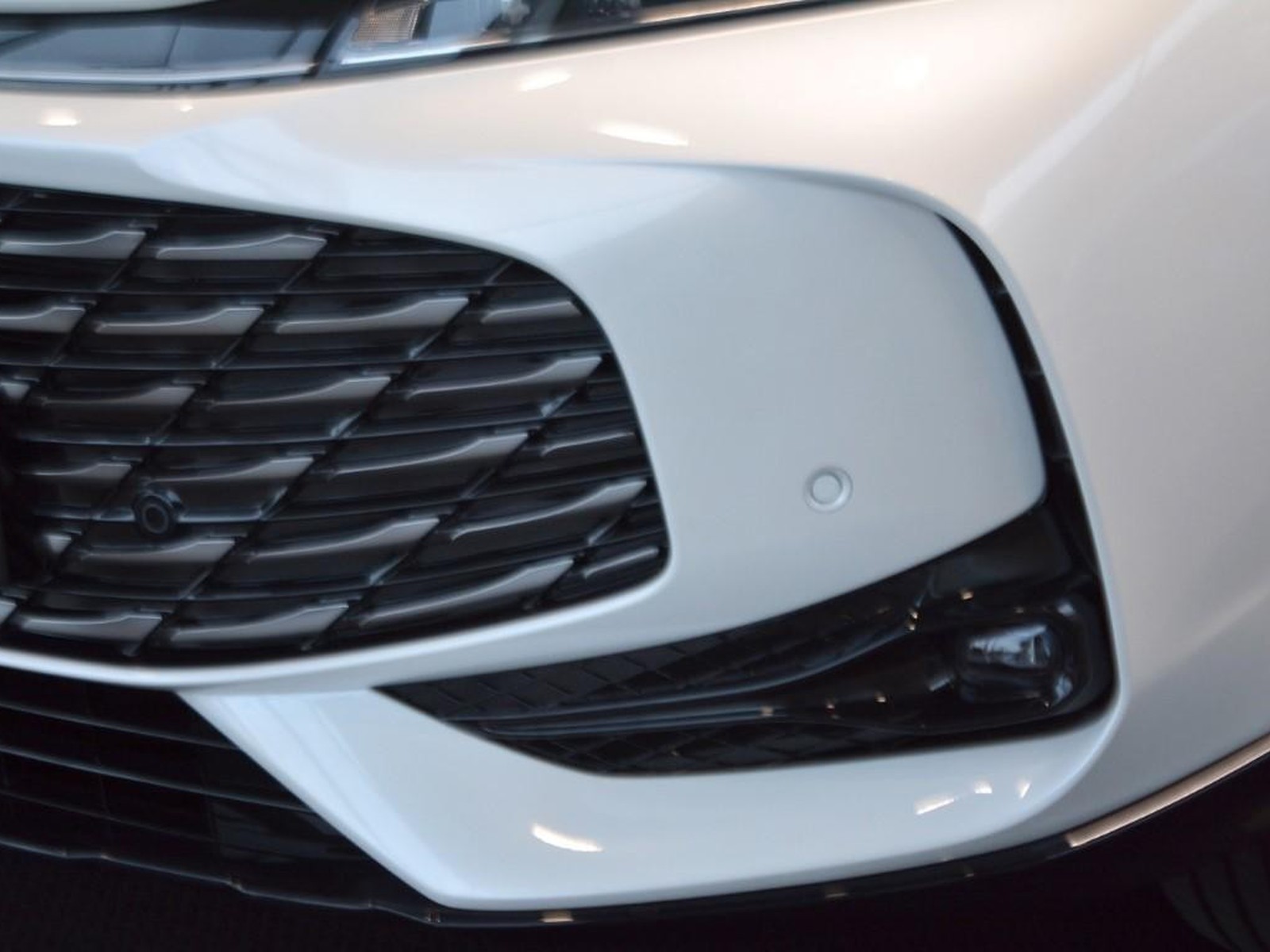 23 - Mg HS 1.5 phev luxury auto