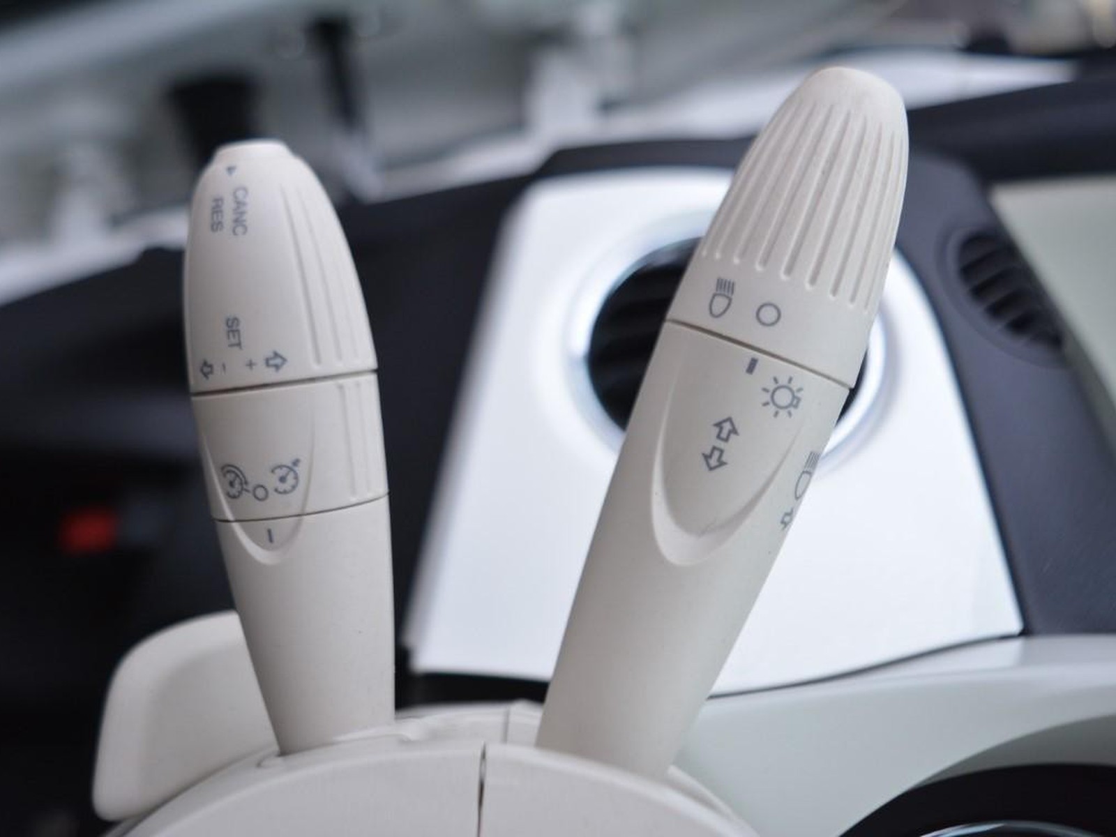 18 - Fiat 500 1.0 firefly hybrid 70cv dolcevita