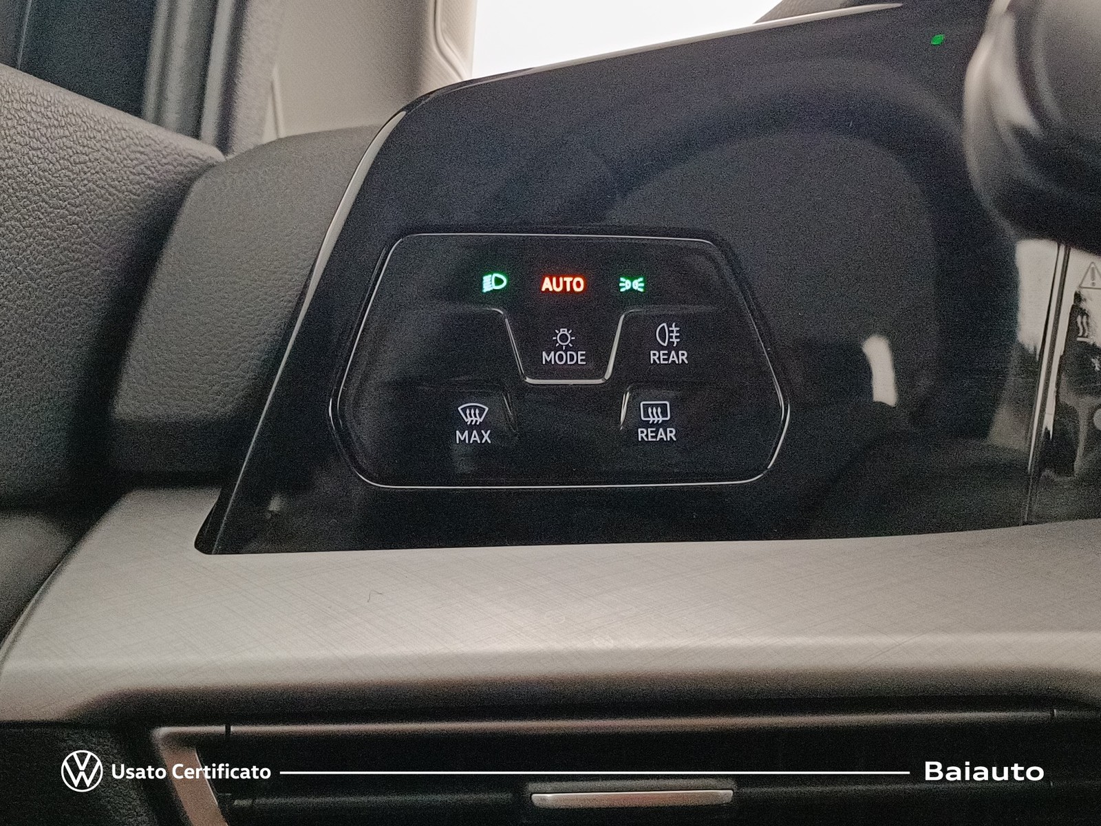 17 - Volkswagen Golf 2.0 tdi scr 115cv life