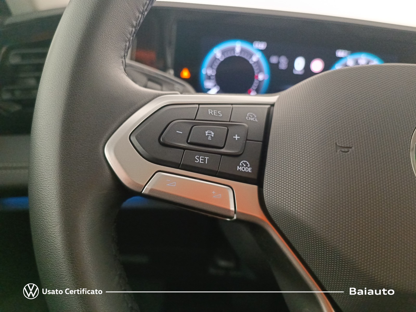 16 - Volkswagen Tiguan 2.0 tdi scr 150cv life dsg