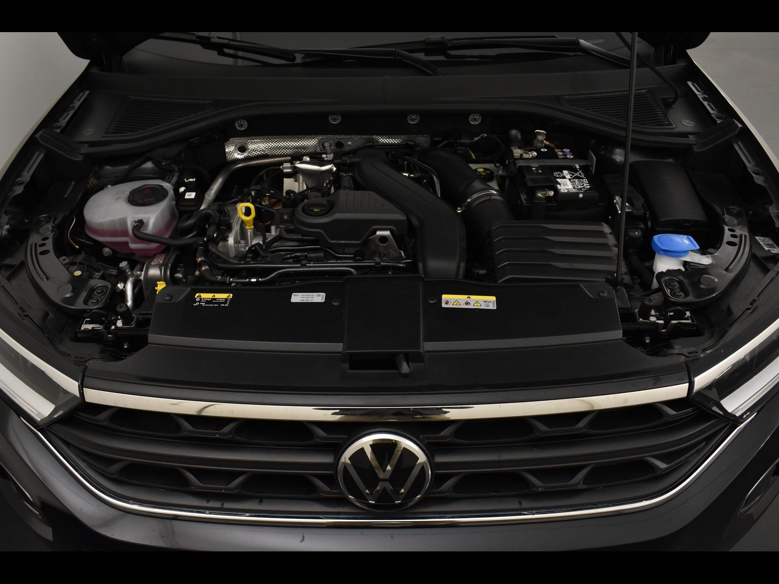 11 - Volkswagen T-Roc 1.5 tsi act life dsg