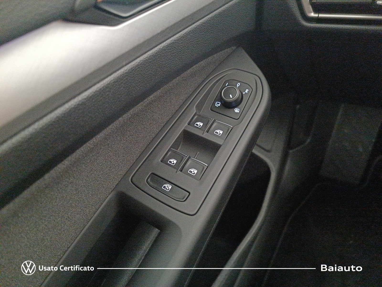 18 - Volkswagen Golf 2.0 tdi scr 115cv life