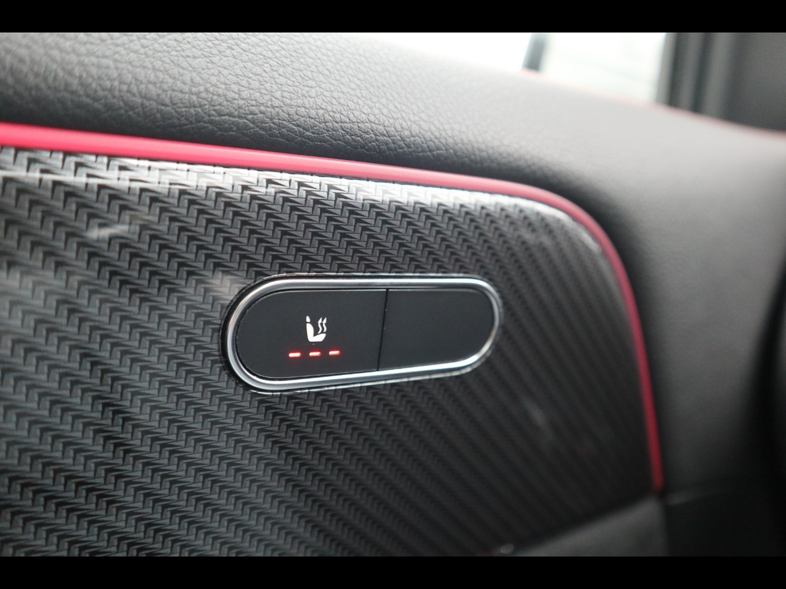 15 - Mercedes GLA 250 e plug in hybrid (e eq-power) premium 8g-dct