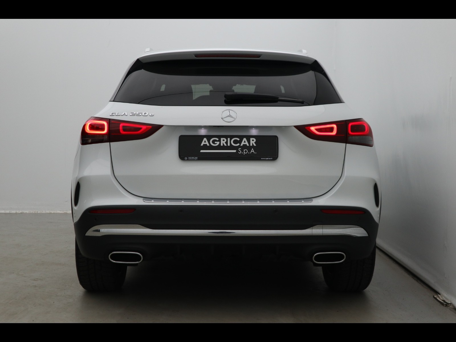 6 - Mercedes GLA 250 e plug in hybrid (e eq-power) premium 8g-dct