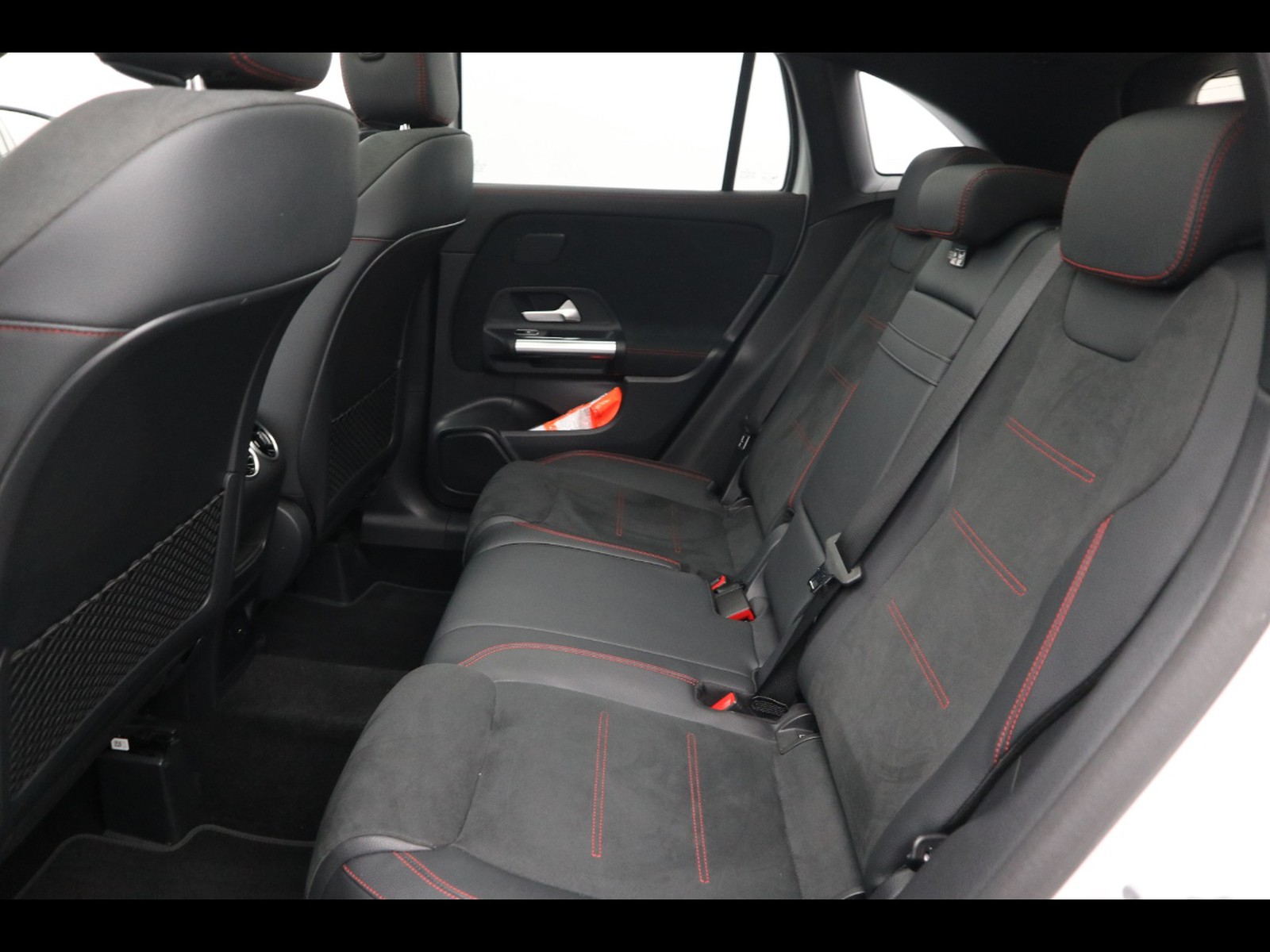 8 - Mercedes GLA 250 e plug in hybrid (e eq-power) premium 8g-dct