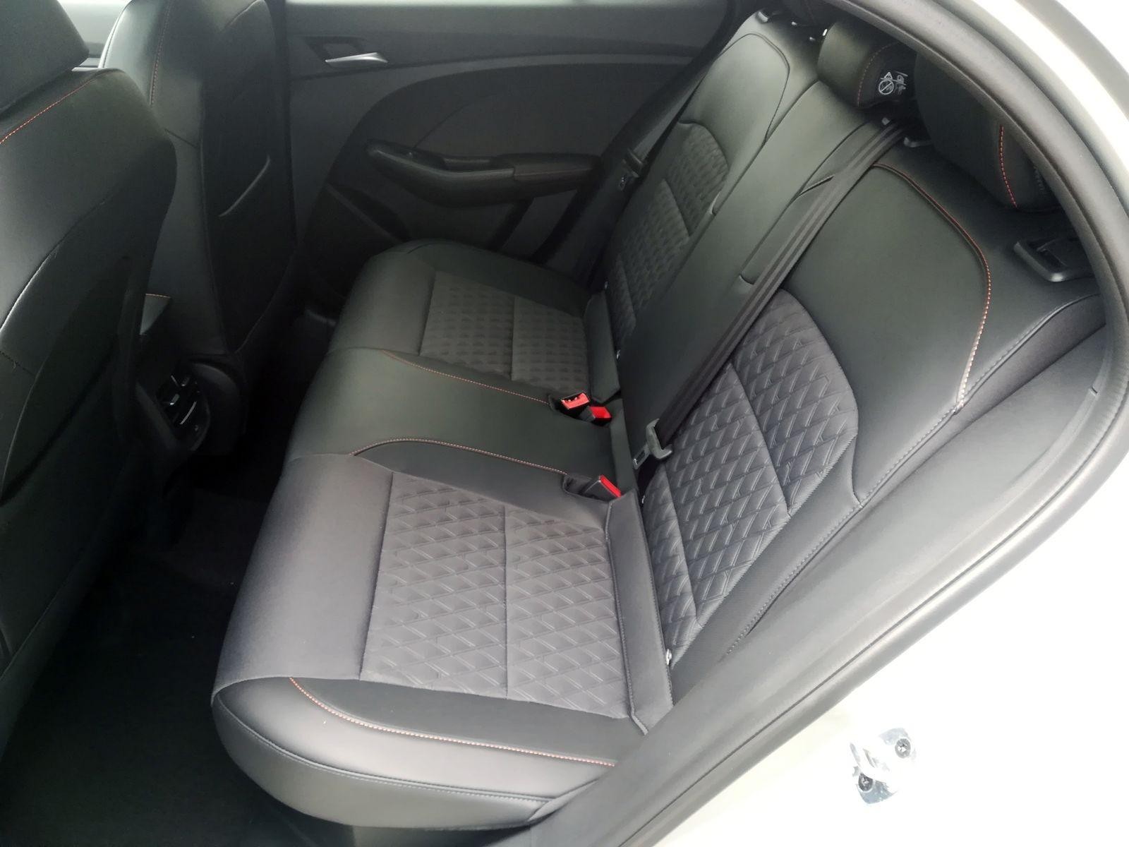 12 - Mg MG3 1.5 hybrid+ luxury