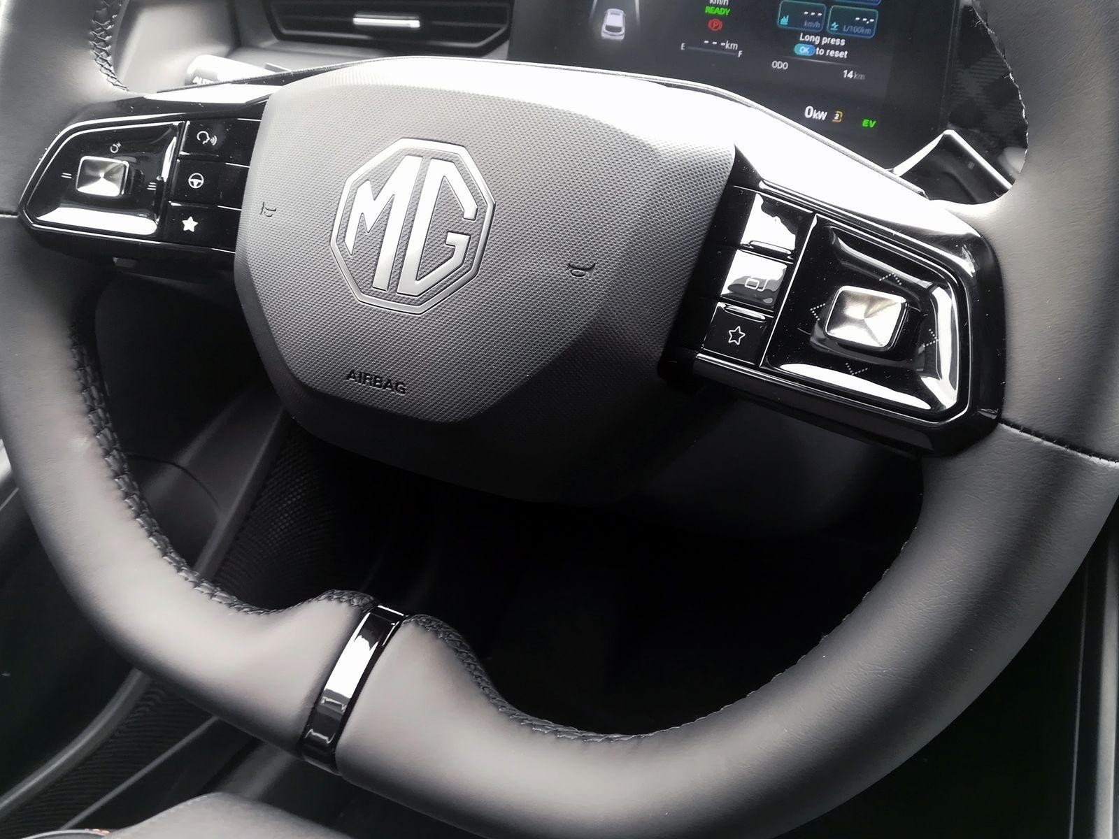 20 - Mg MG3 1.5 hybrid+ luxury