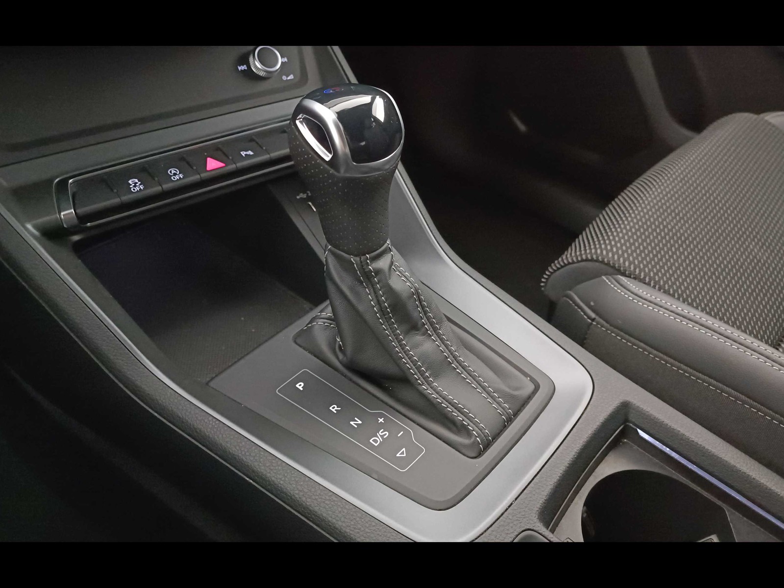 5 - Audi Q3 35 2.0 tdi s line edition s tronic