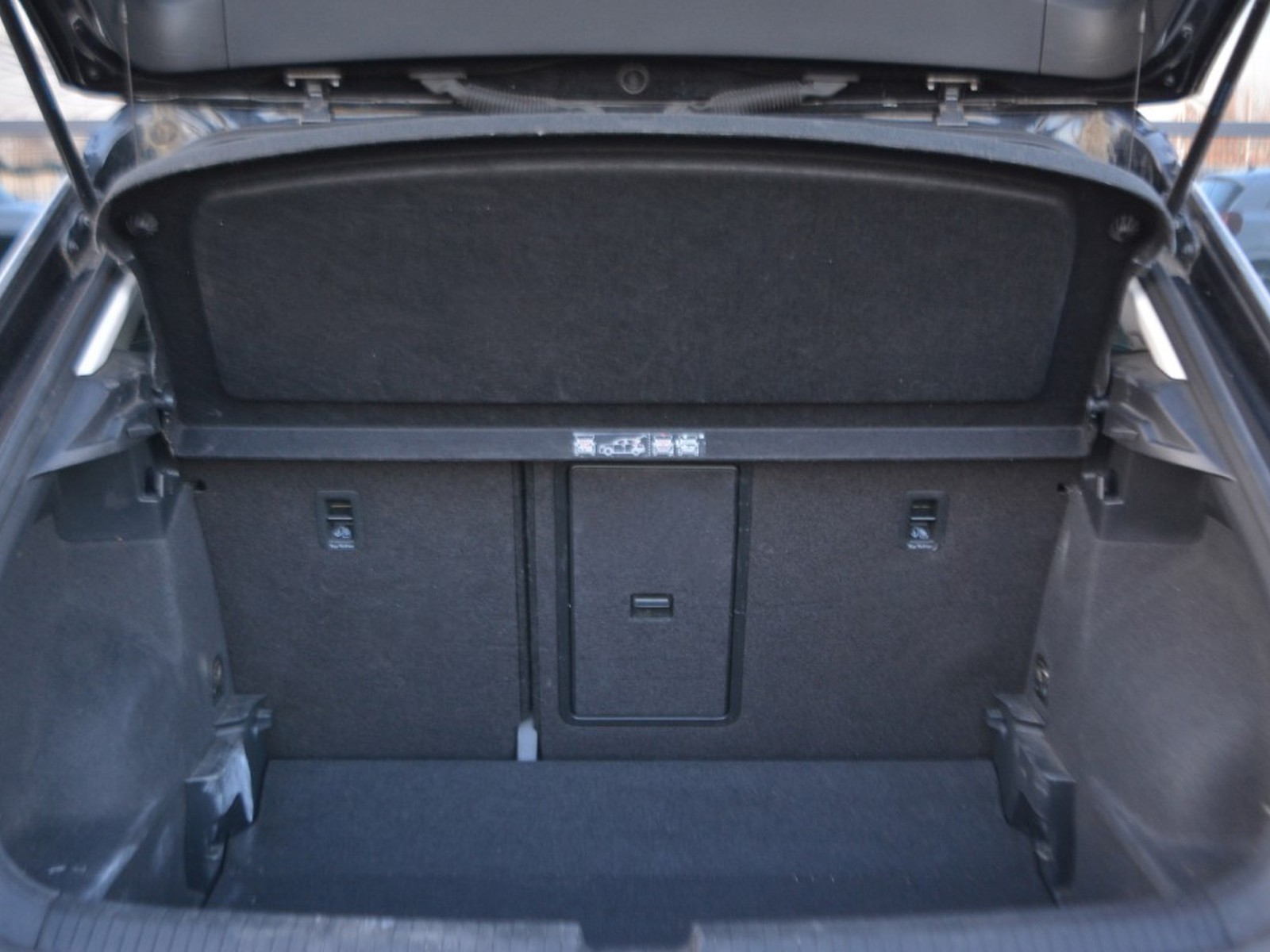 14 - Volkswagen T-Roc 1.6 tdi scr advanced