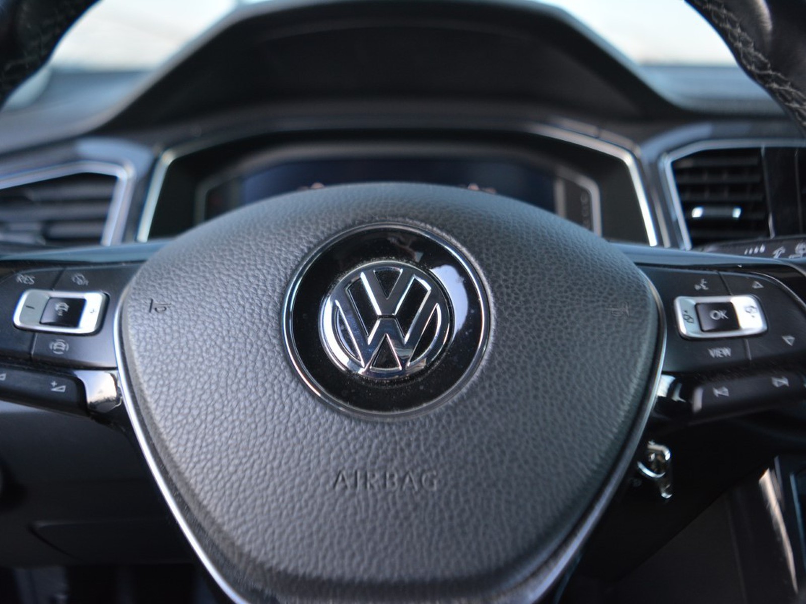 16 - Volkswagen T-Roc 1.6 tdi scr advanced