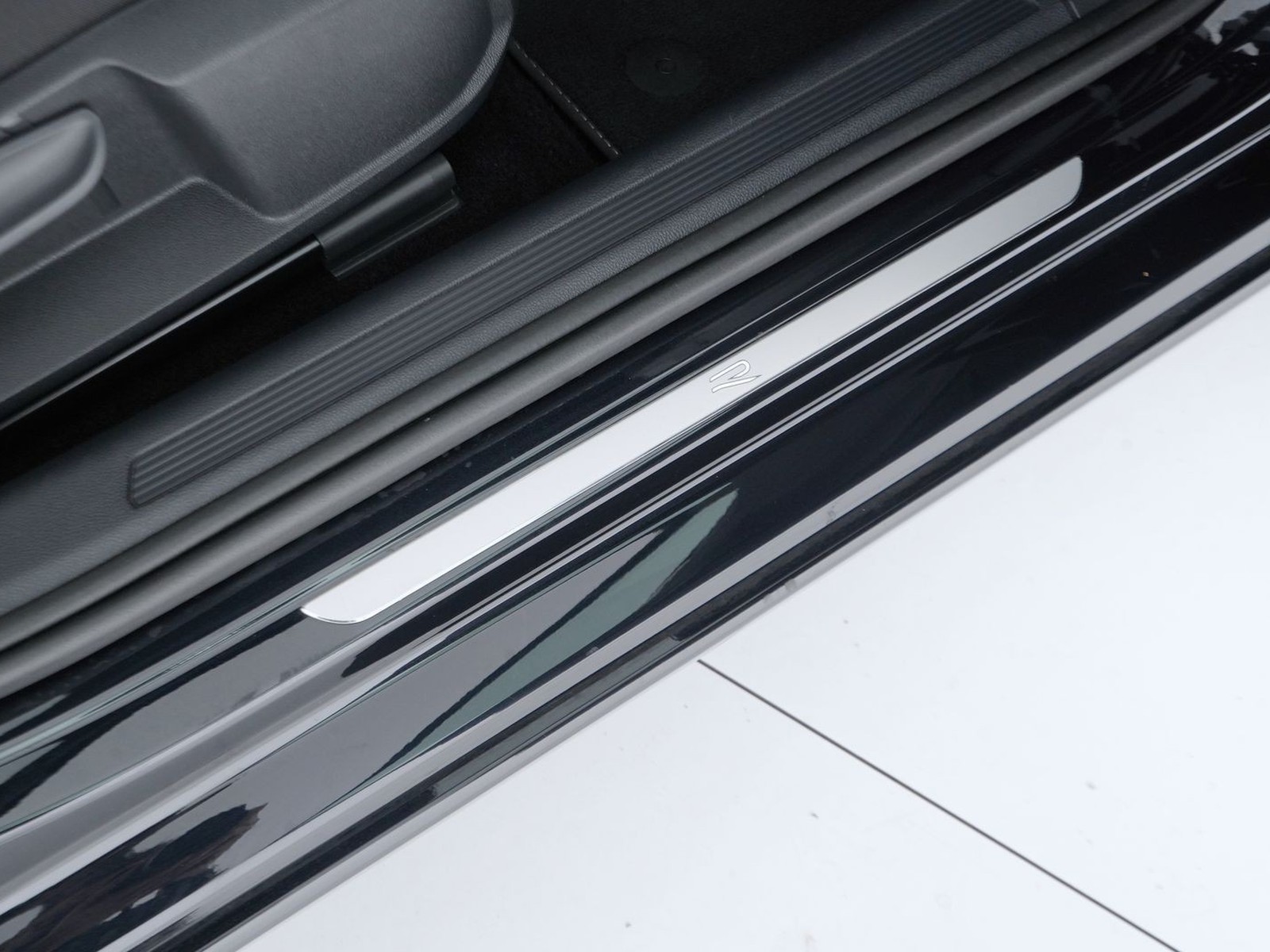 20 - Volkswagen Taigo 1.0 tsi 115cv r-line