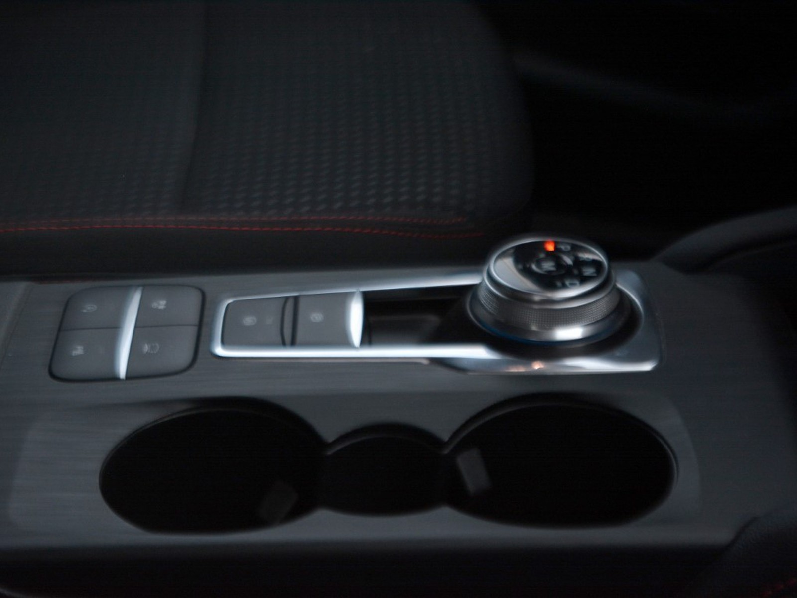 12 - Ford Kuga 1.5 ecoblue 120cv st-line 2wd auto